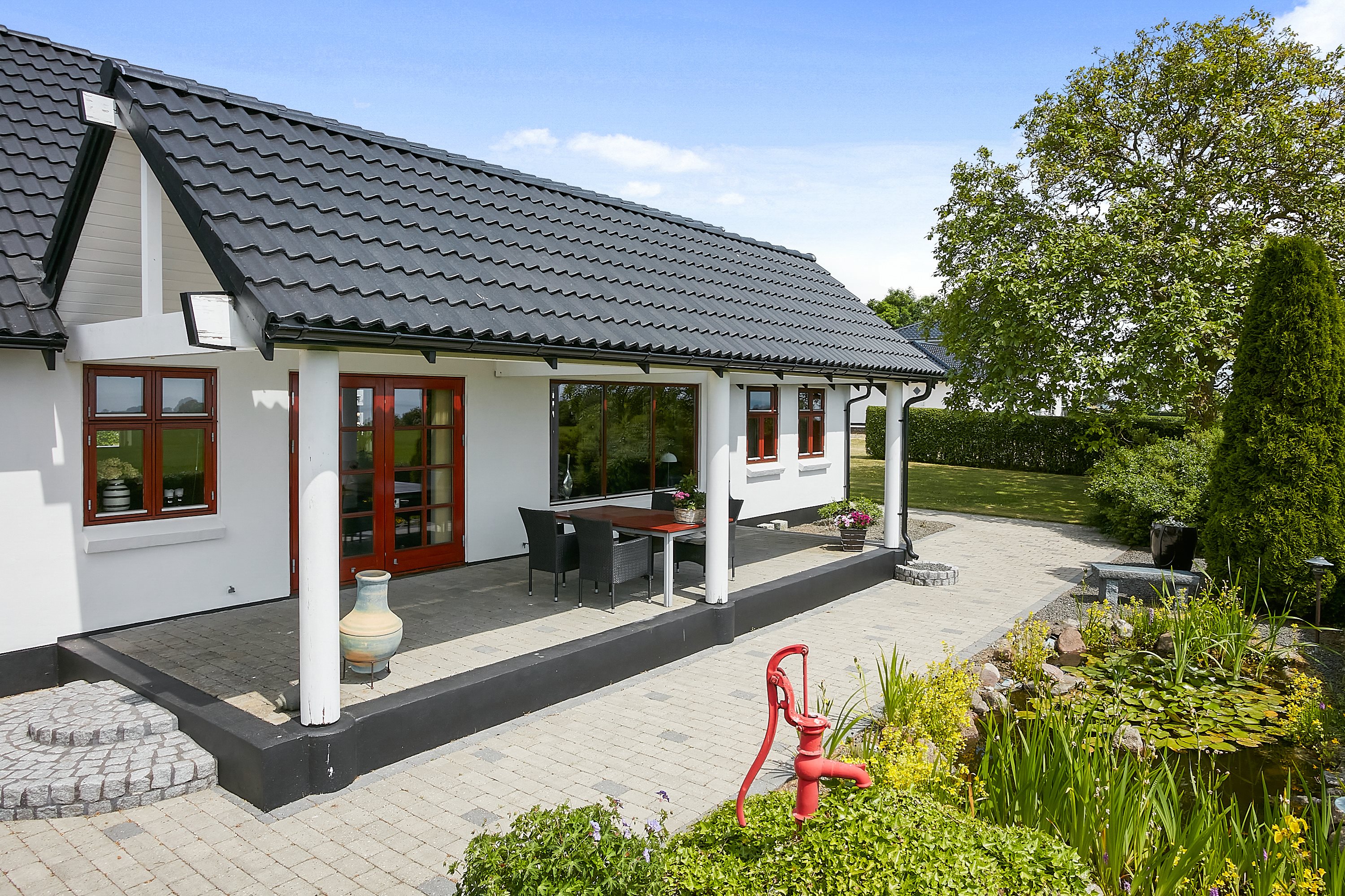 Fremhævet overdækket terrasse billede i fuldskærmstilstand. Billede af Sverrigsvej 5, Klakring, 7130 Juelsminde