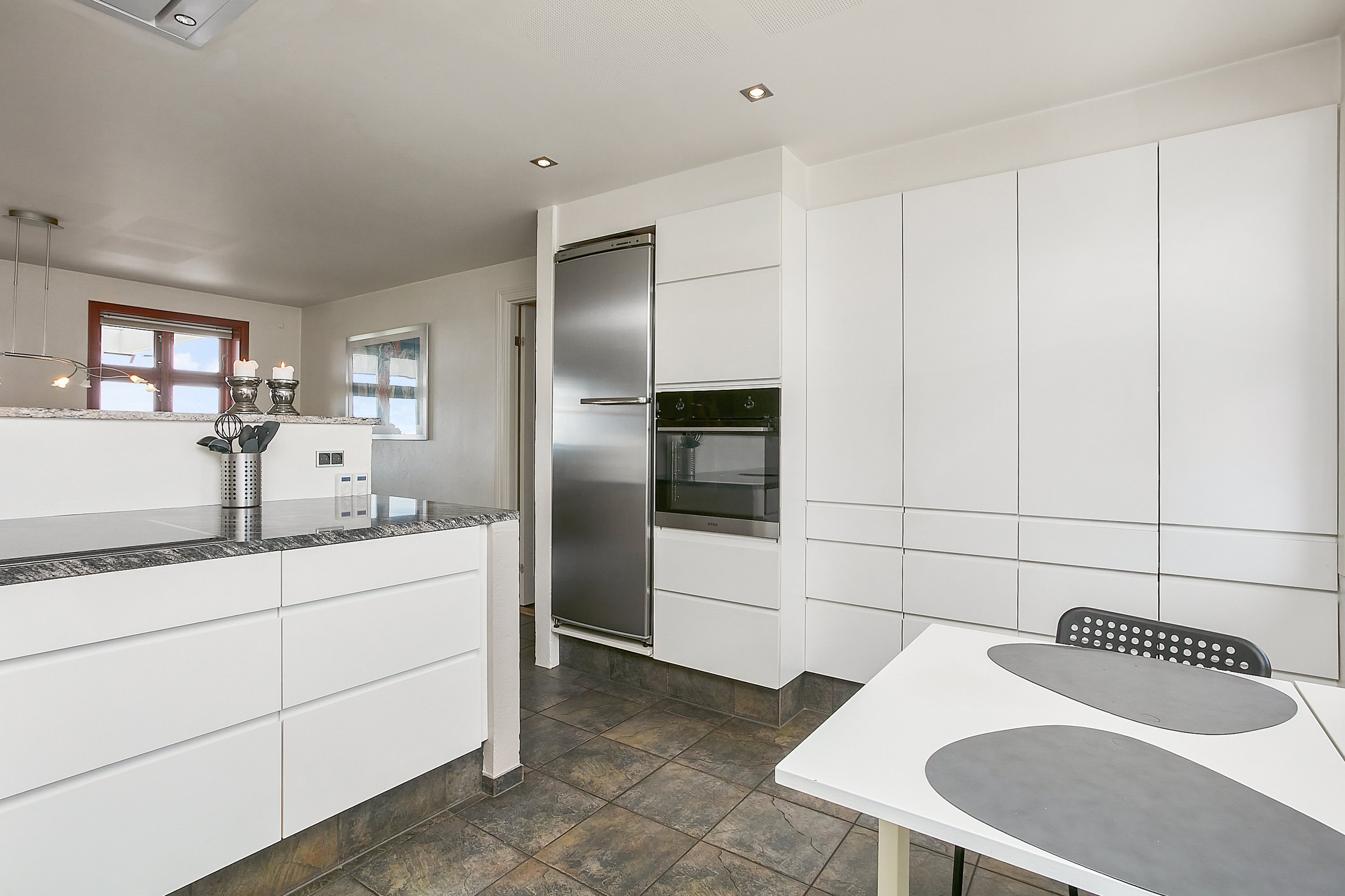 Fremhævet køkken billede i fuldskærmstilstand. Billede af Sverrigsvej 5, Klakring, 7130 Juelsminde