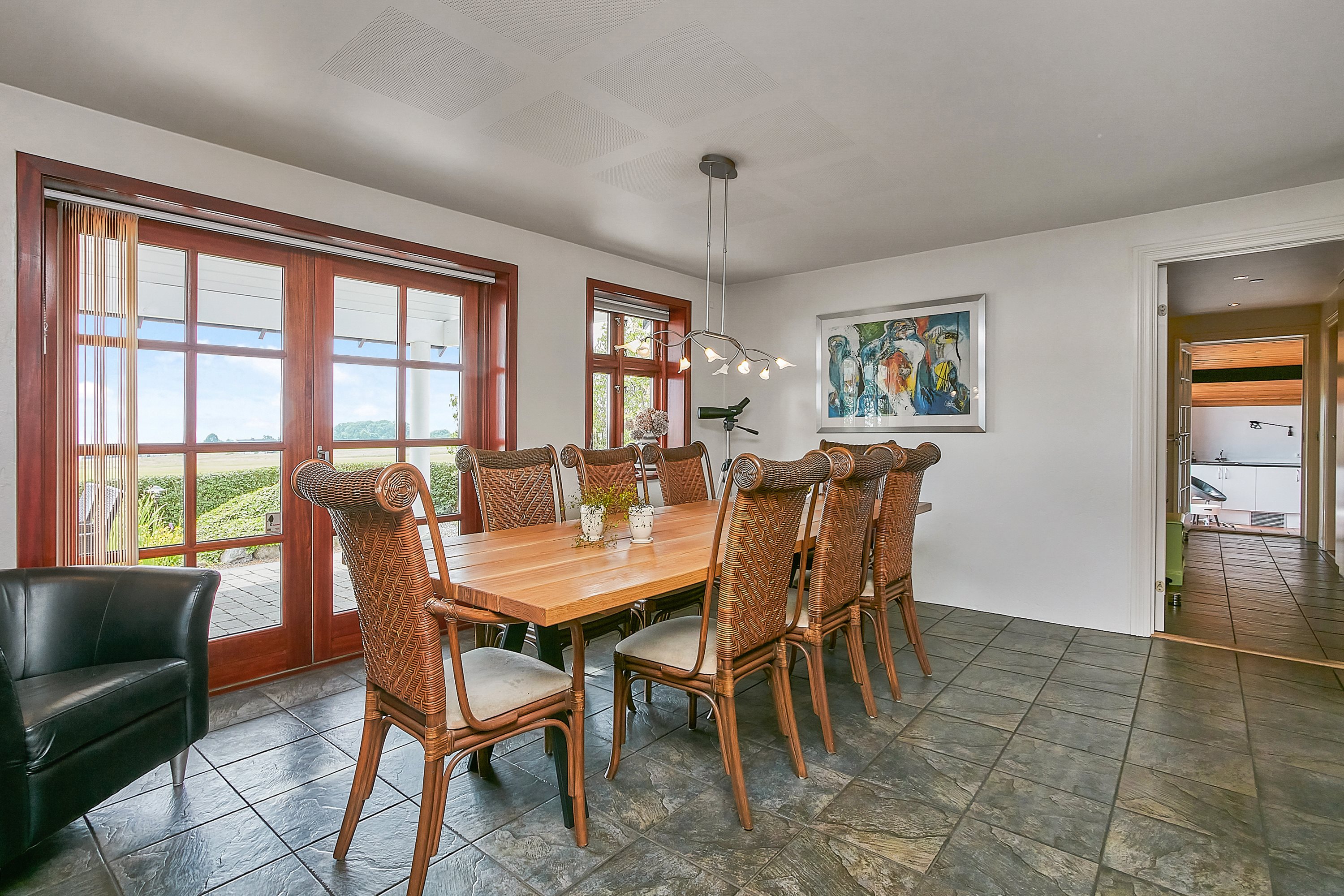 Fremhævet alrum billede i fuldskærmstilstand. Billede af Sverrigsvej 5, Klakring, 7130 Juelsminde