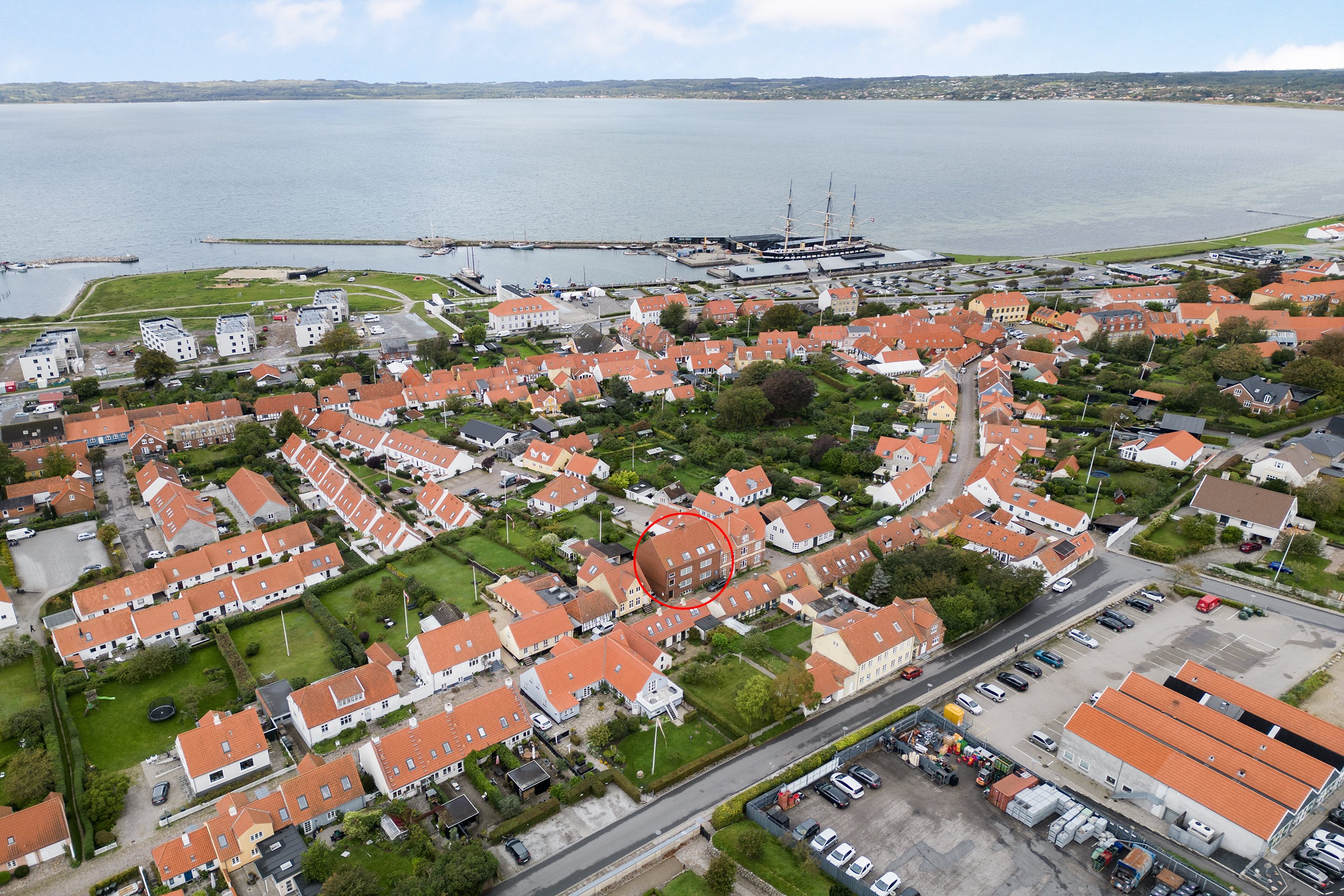 Fremhævet luftfoto billede i fuldskærmstilstand. Billede af Overgade 28, 8400 Ebeltoft