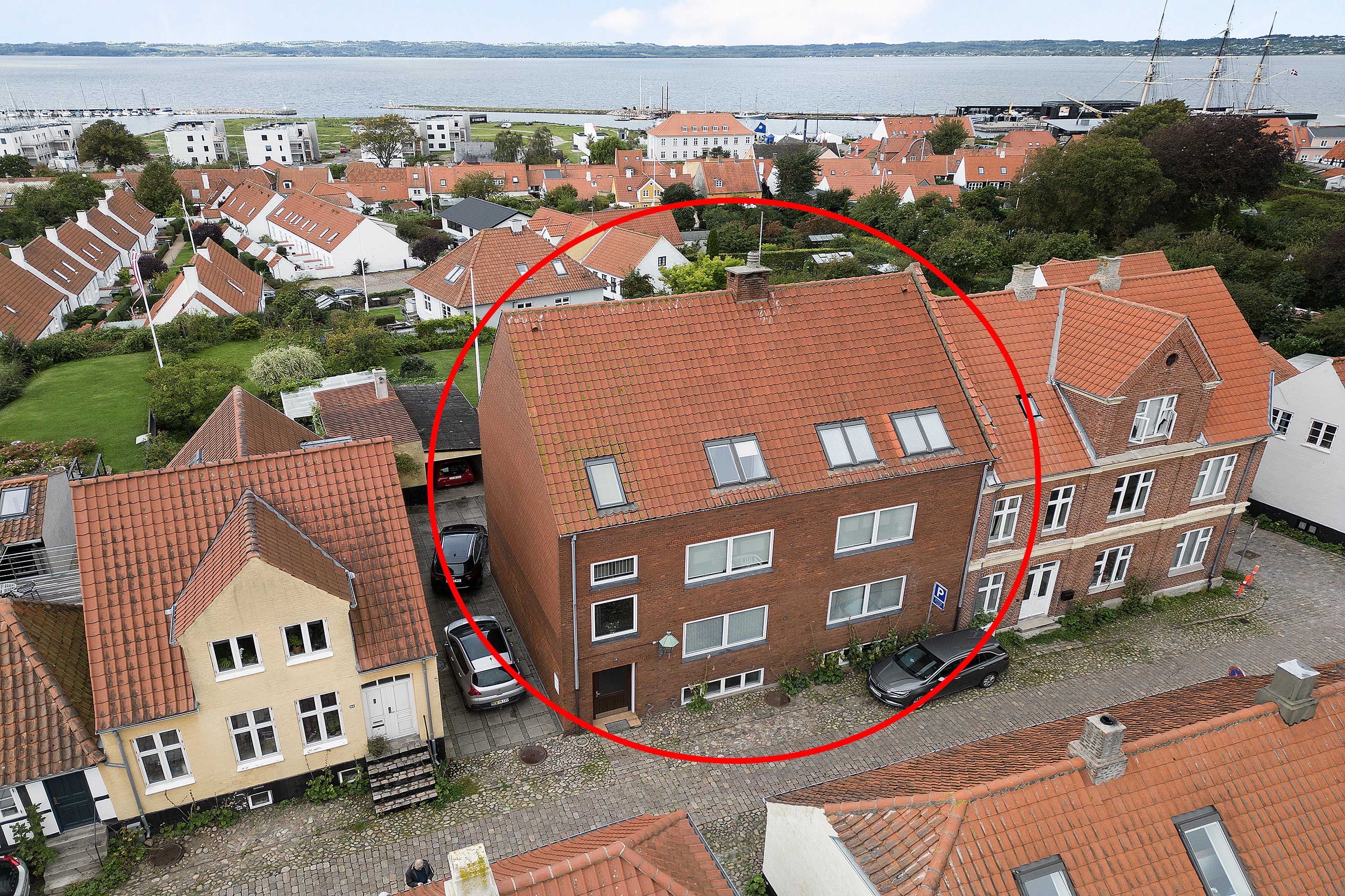 Fremhævet luftfoto billede i fuldskærmstilstand. Billede af Overgade 28, 8400 Ebeltoft