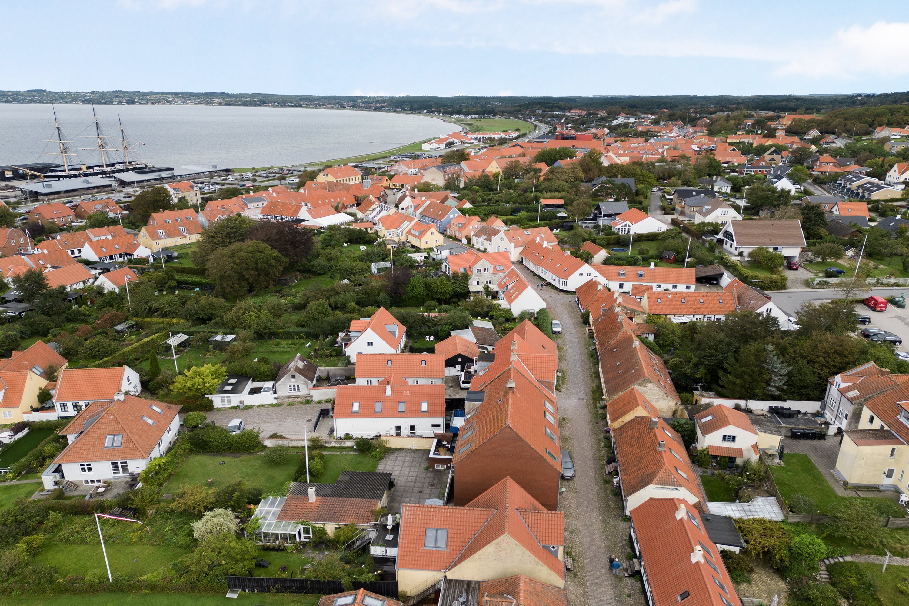 Fremhævet luftfoto billede i fuldskærmstilstand. Billede af Overgade 28, 8400 Ebeltoft