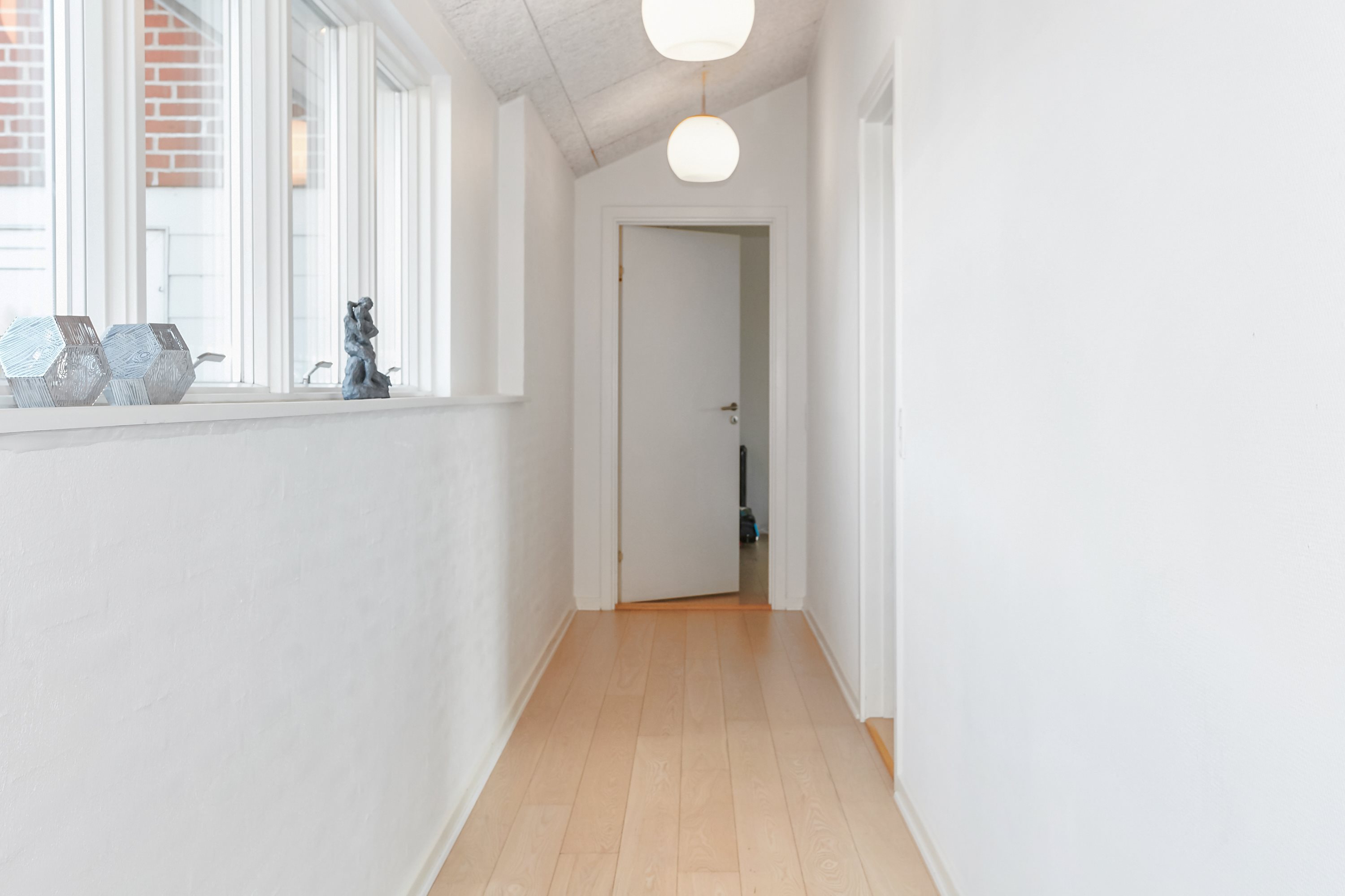 Fremhævet fordelingsgang billede i fuldskærmstilstand. Billede af Østrupvej 49, Glud, 7130 Juelsminde