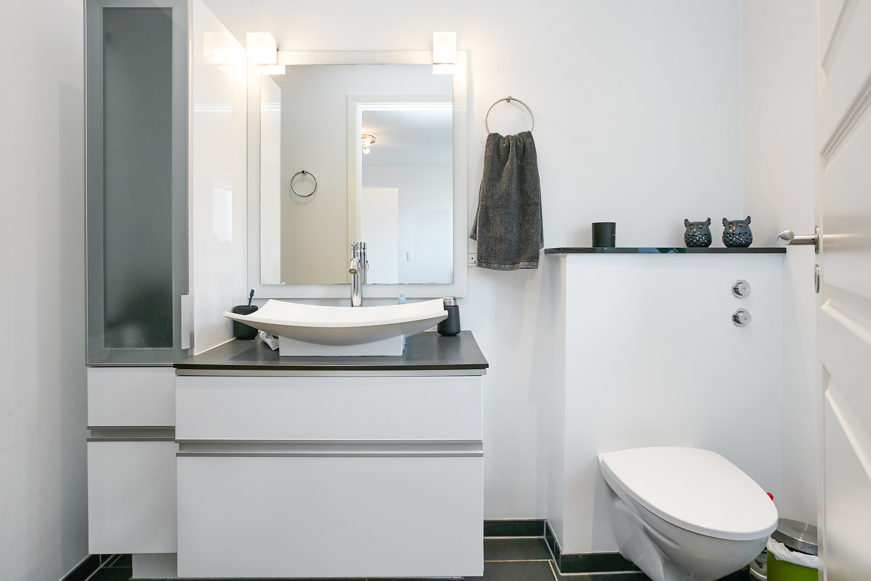 Fremhævet badeværelse billede i fuldskærmstilstand. Billede af Østrupvej 49, Glud, 7130 Juelsminde