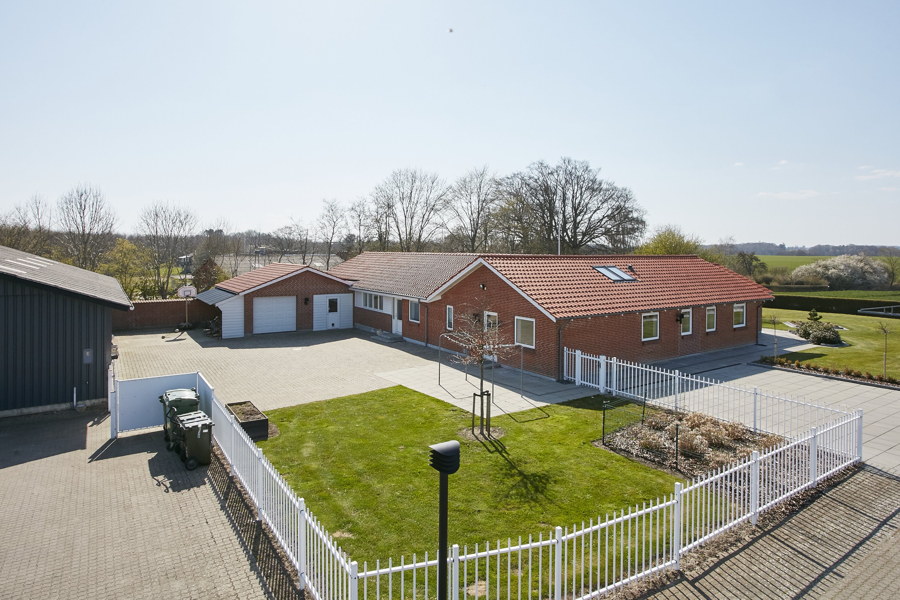 Fremhævet ejendommen billede i fuldskærmstilstand. Billede af Østrupvej 49, Glud, 7130 Juelsminde