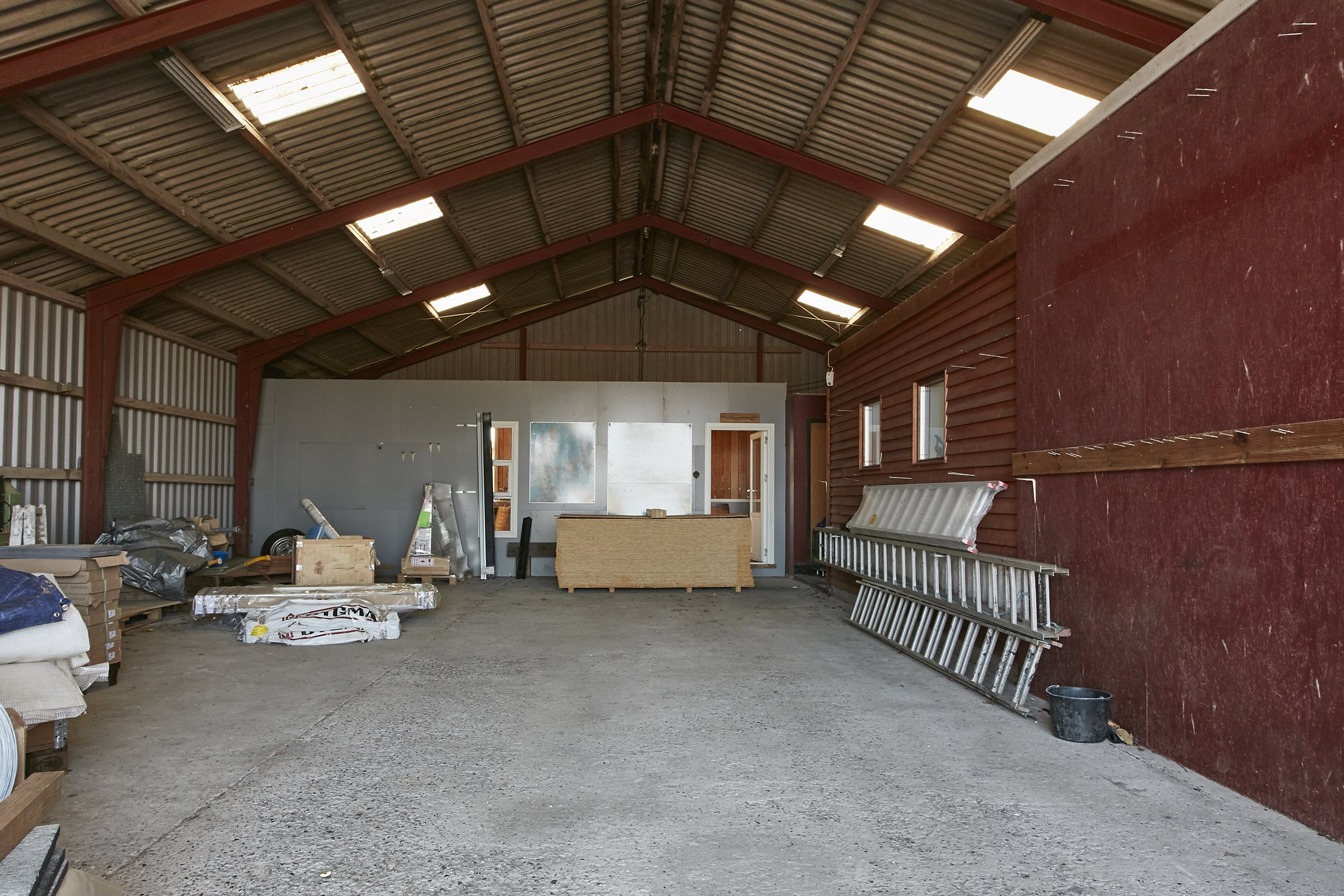 Fremhævet lagerhal billede i fuldskærmstilstand. Billede af Østrupvej 49, Glud, 7130 Juelsminde