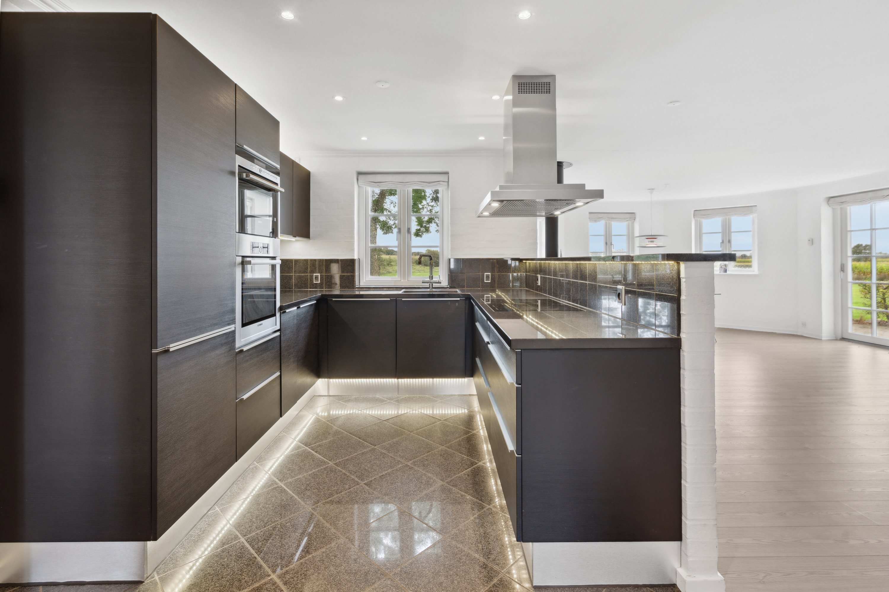 Fremhævet køkken billede i fuldskærmstilstand. Billede af Sønderbjerge 2, Vilsbæk, 6330 Padborg