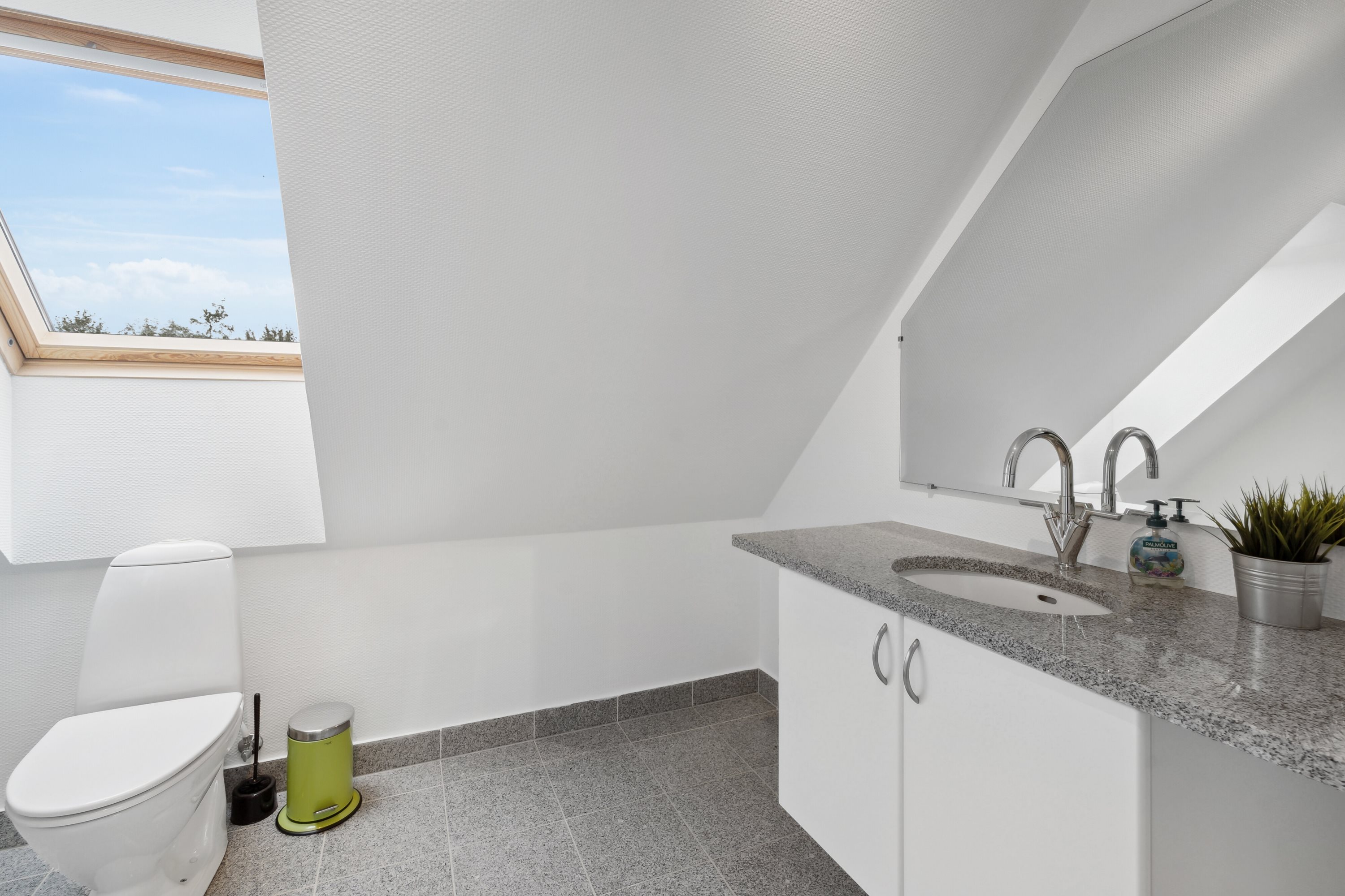 Fremhævet badeværelse billede i fuldskærmstilstand. Billede af Sønderbjerge 2, Vilsbæk, 6330 Padborg