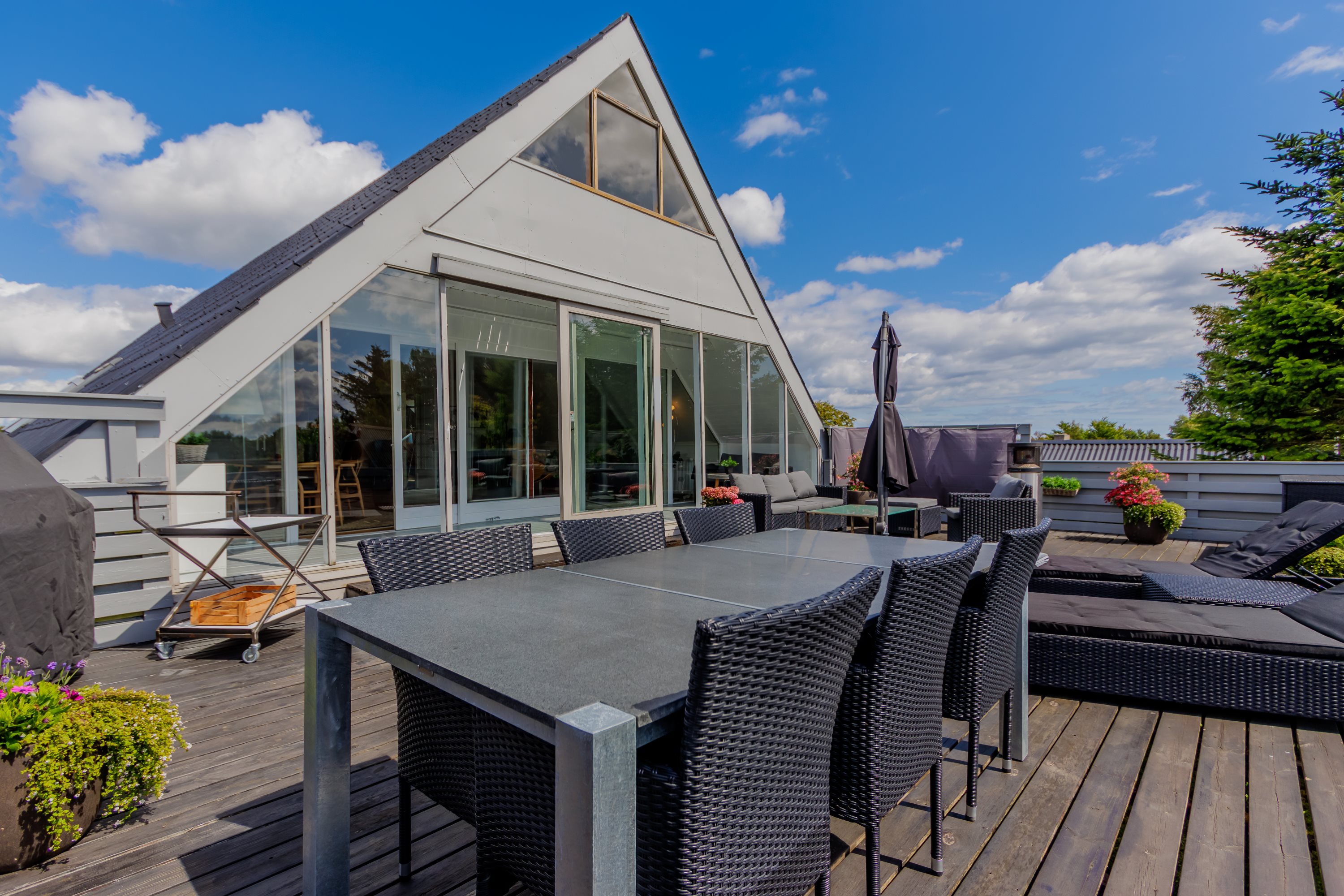 Miniaturebillede 2: terrasse. Billede af Strandvejen 152, Hou, 9370 Hals