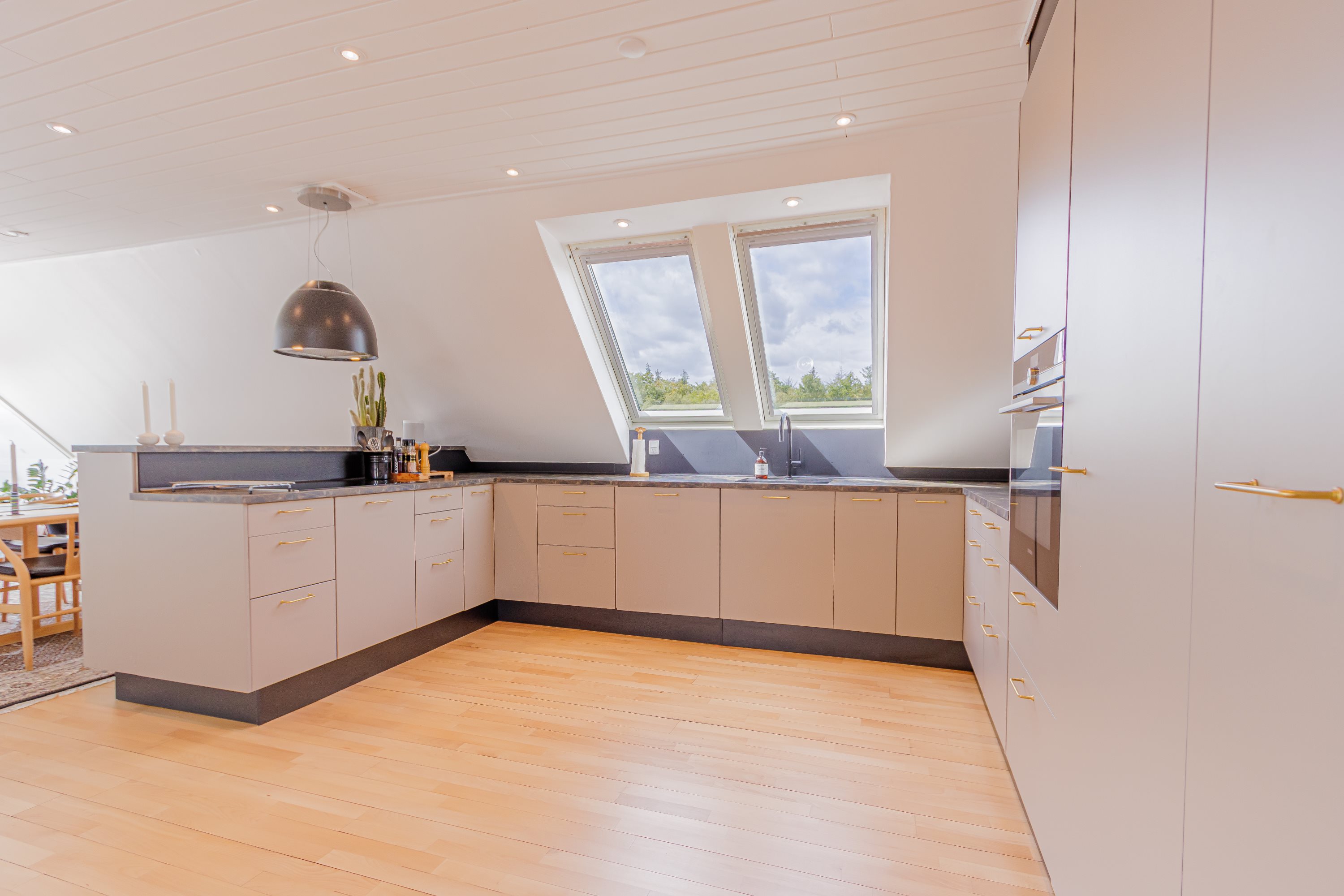 Fremhævet køkken billede i fuldskærmstilstand. Billede af Strandvejen 152, Hou, 9370 Hals