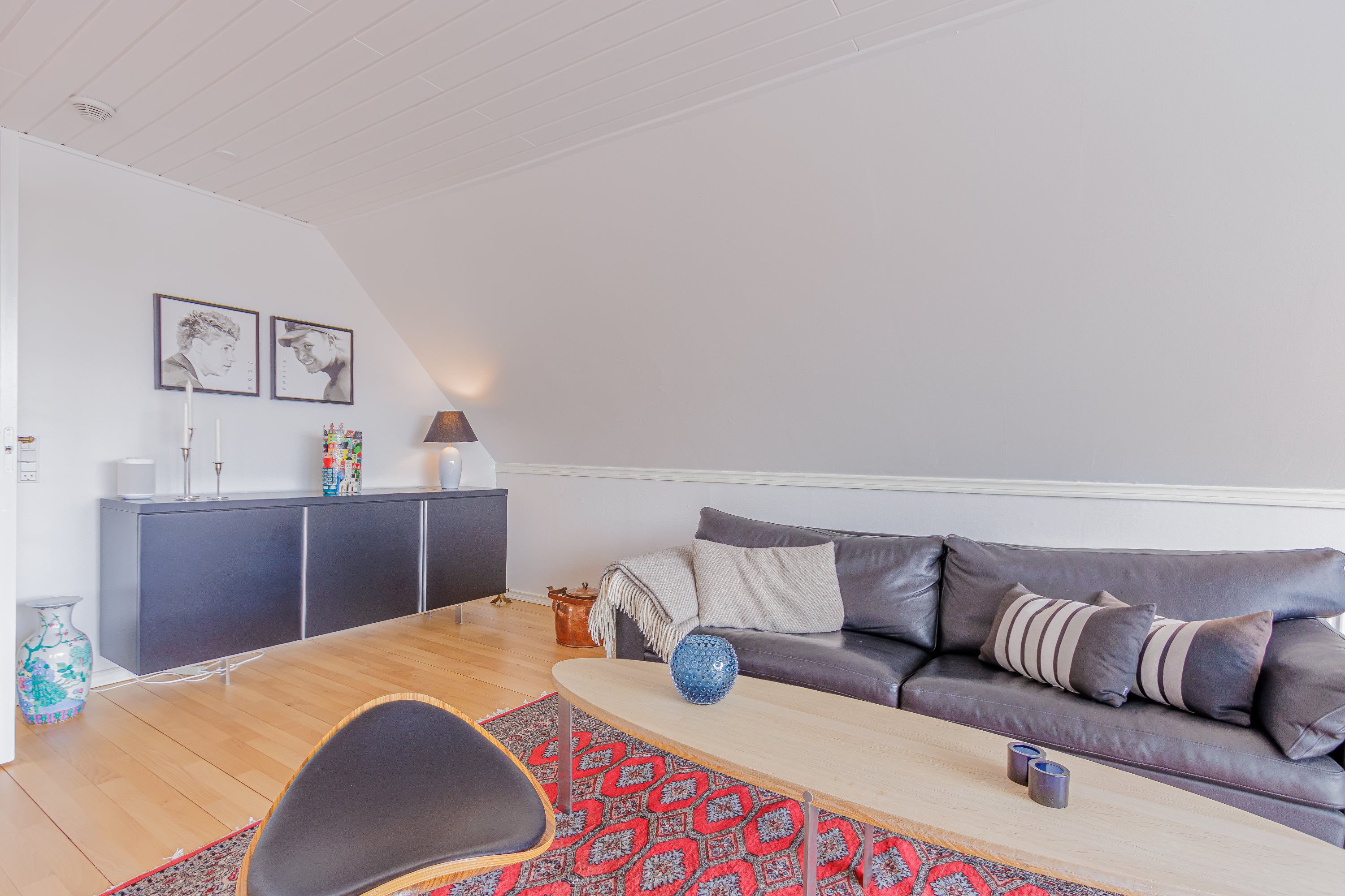 Fremhævet stue billede i fuldskærmstilstand. Billede af Strandvejen 152, Hou, 9370 Hals