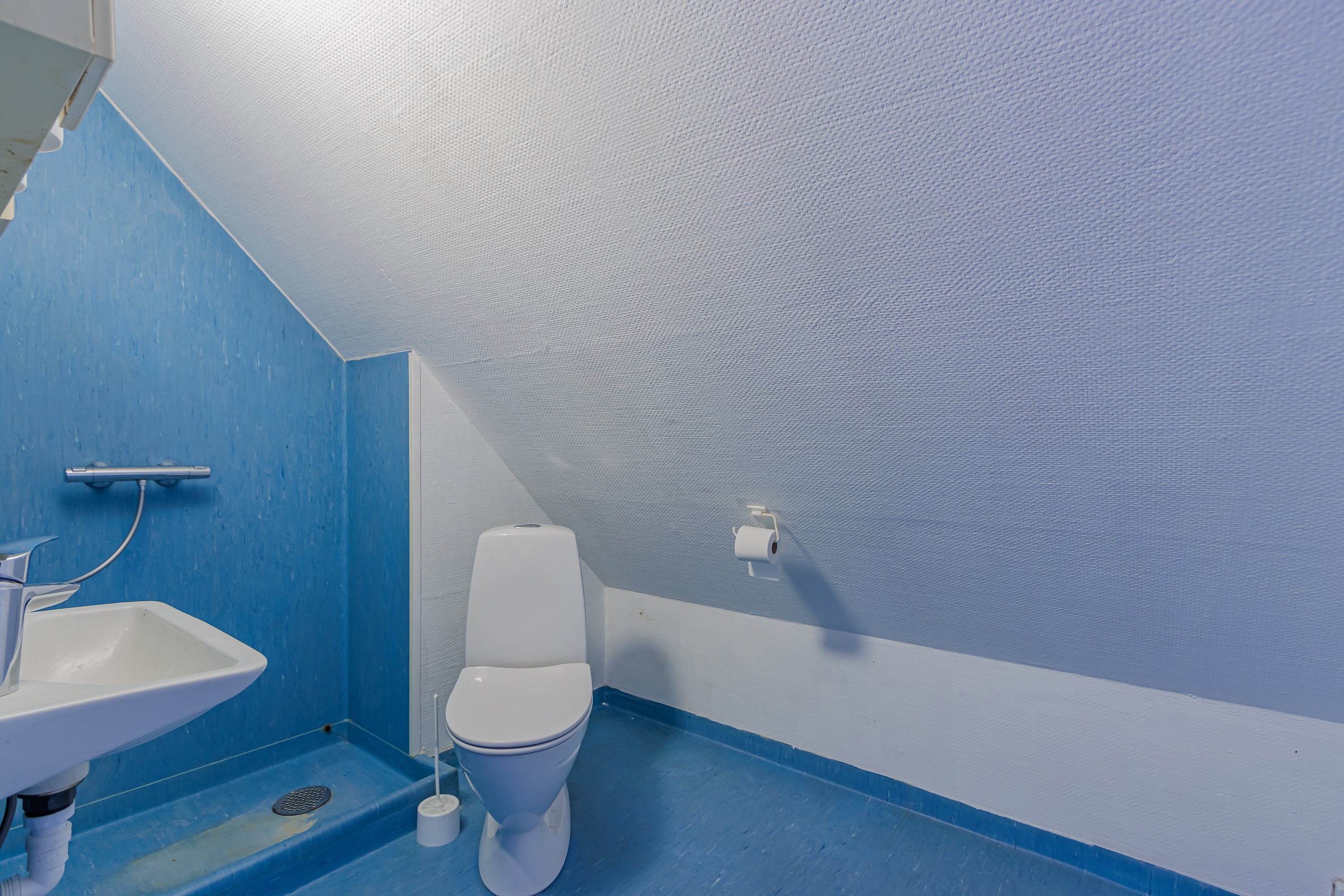 Fremhævet 2. sal billede i fuldskærmstilstand. Billede af Strandvejen 152, Hou, 9370 Hals