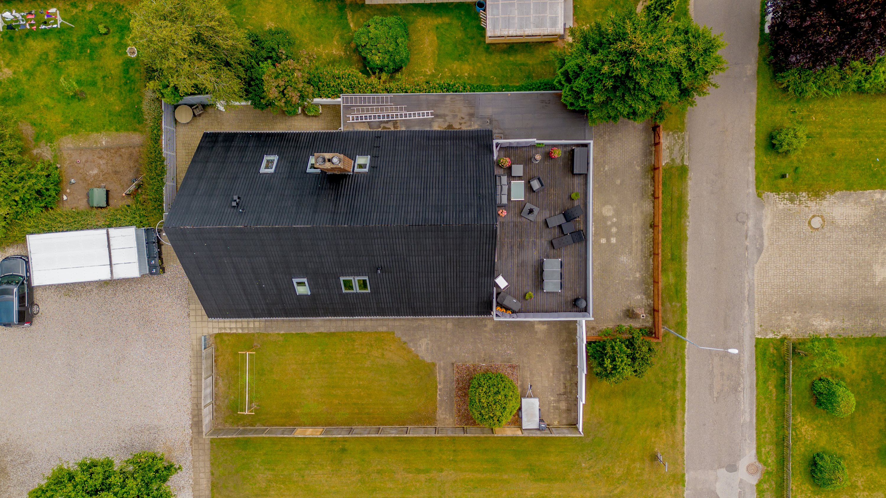 Fremhævet terrasse billede i fuldskærmstilstand. Billede af Strandvejen 152, Hou, 9370 Hals