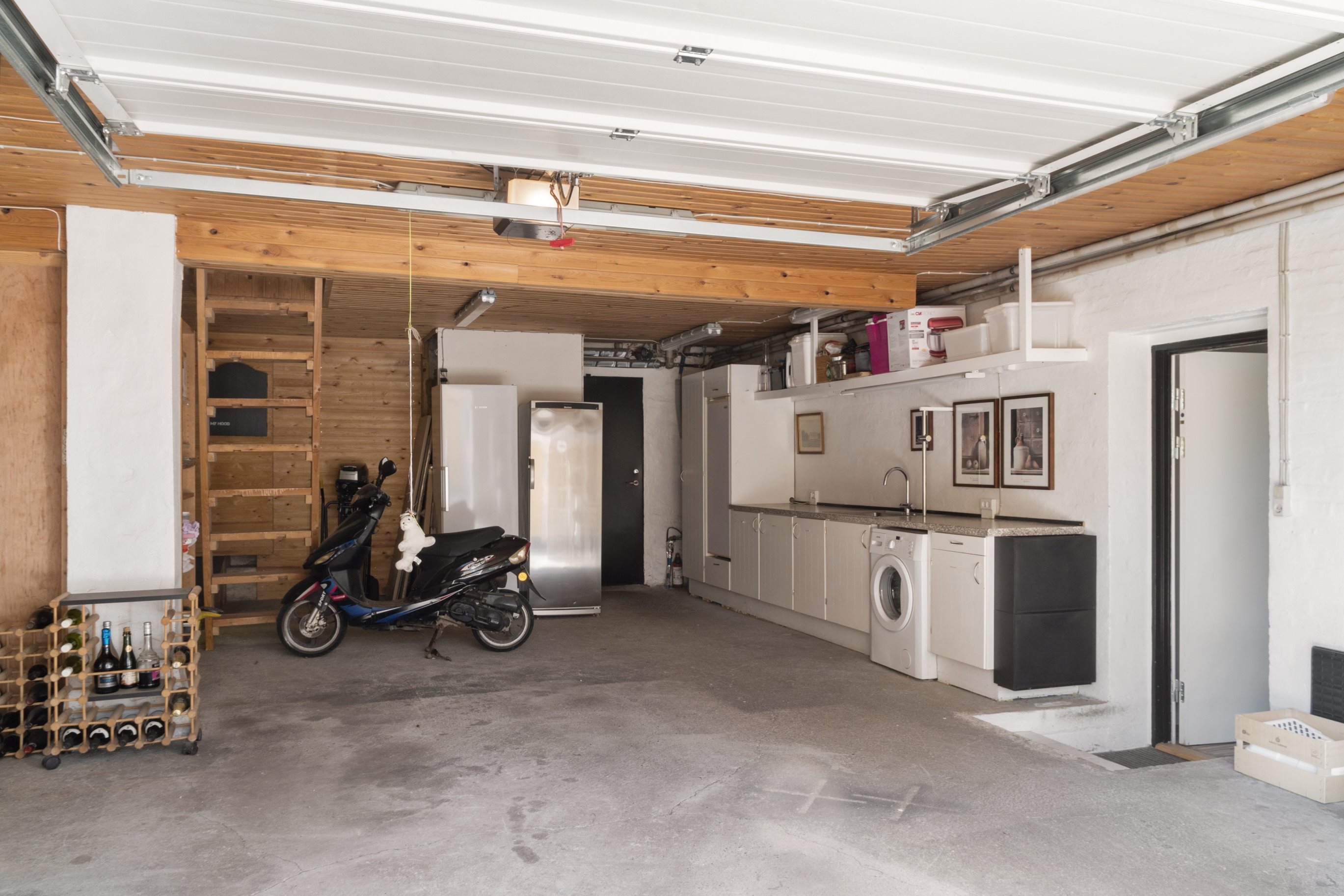 Fremhævet garage billede i fuldskærmstilstand. Billede af Gosmervej 104, Halling, 8300 Odder