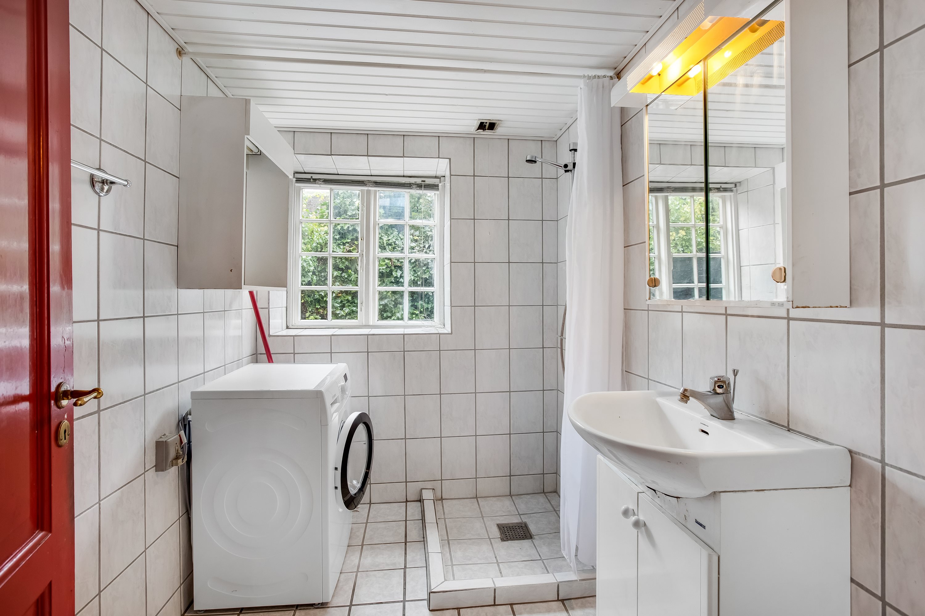 Fremhævet badeværelse billede i fuldskærmstilstand. Billede af Hovedgaden 69, Nordby, 6720 Fanø