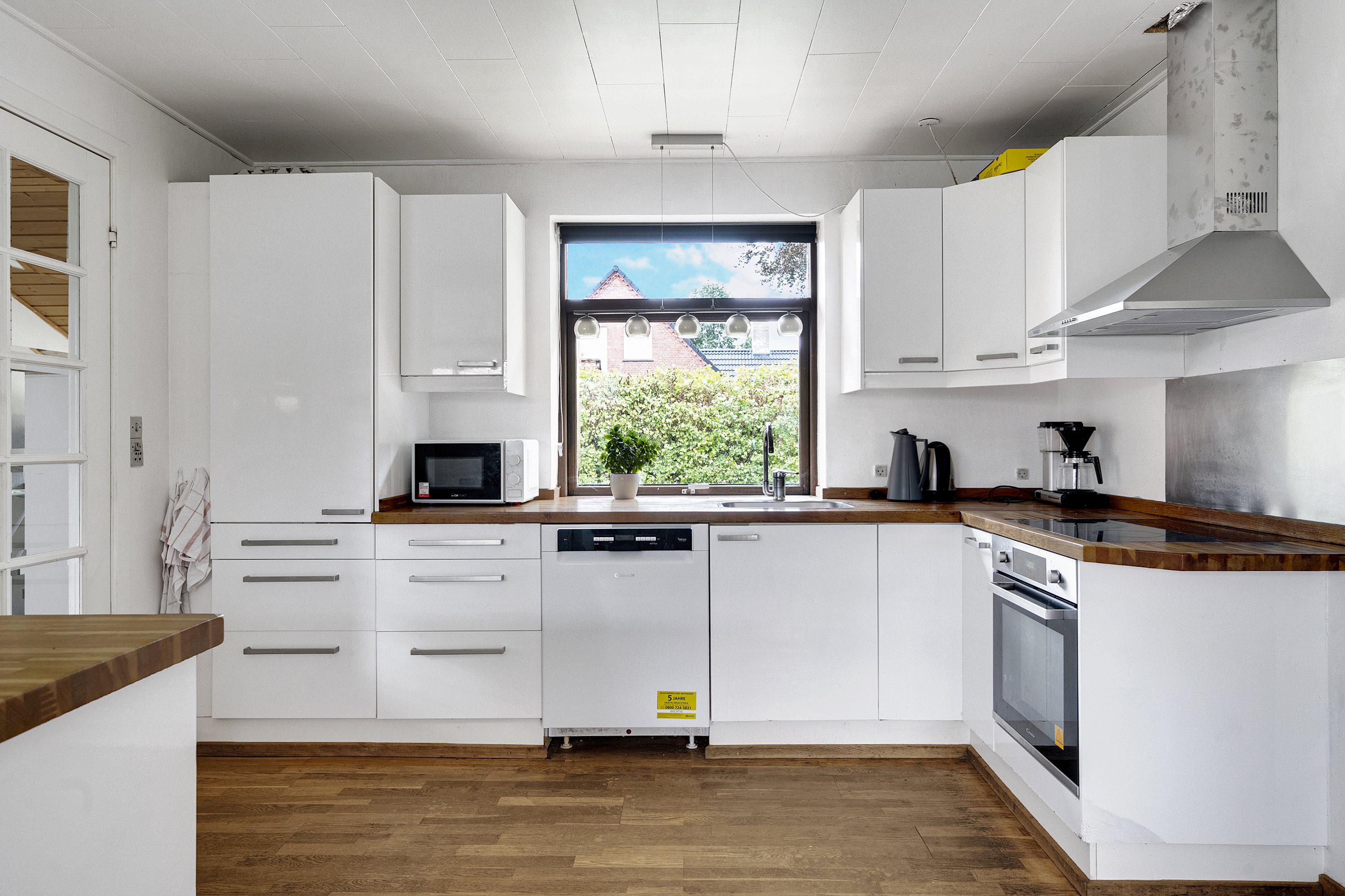 Miniaturebillede 1: køkken. Billede af Møgelvangsvej 12, Dalbyover, 8970 Havndal