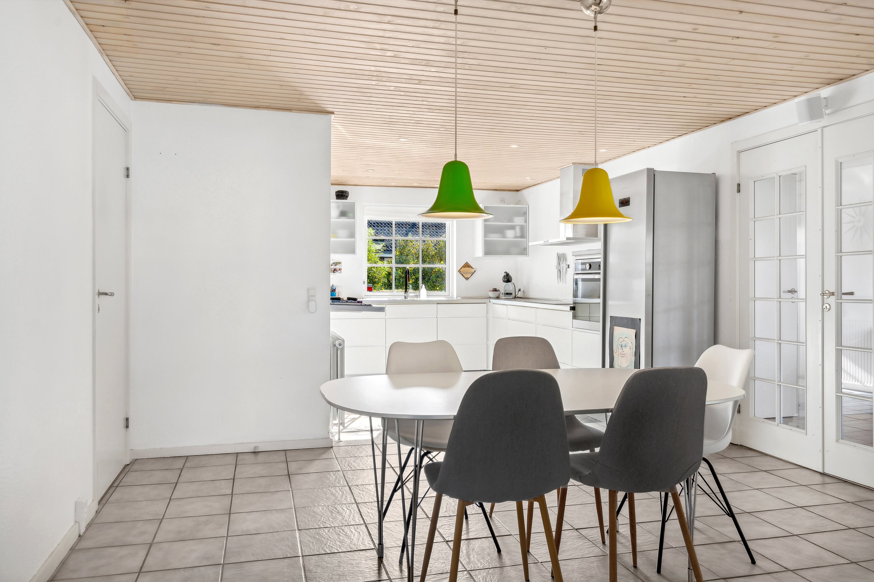 Fremhævet spiseplads i køkkenet billede i fuldskærmstilstand. Billede af Krokusvænget 6, Otterup, 5450 Otterup