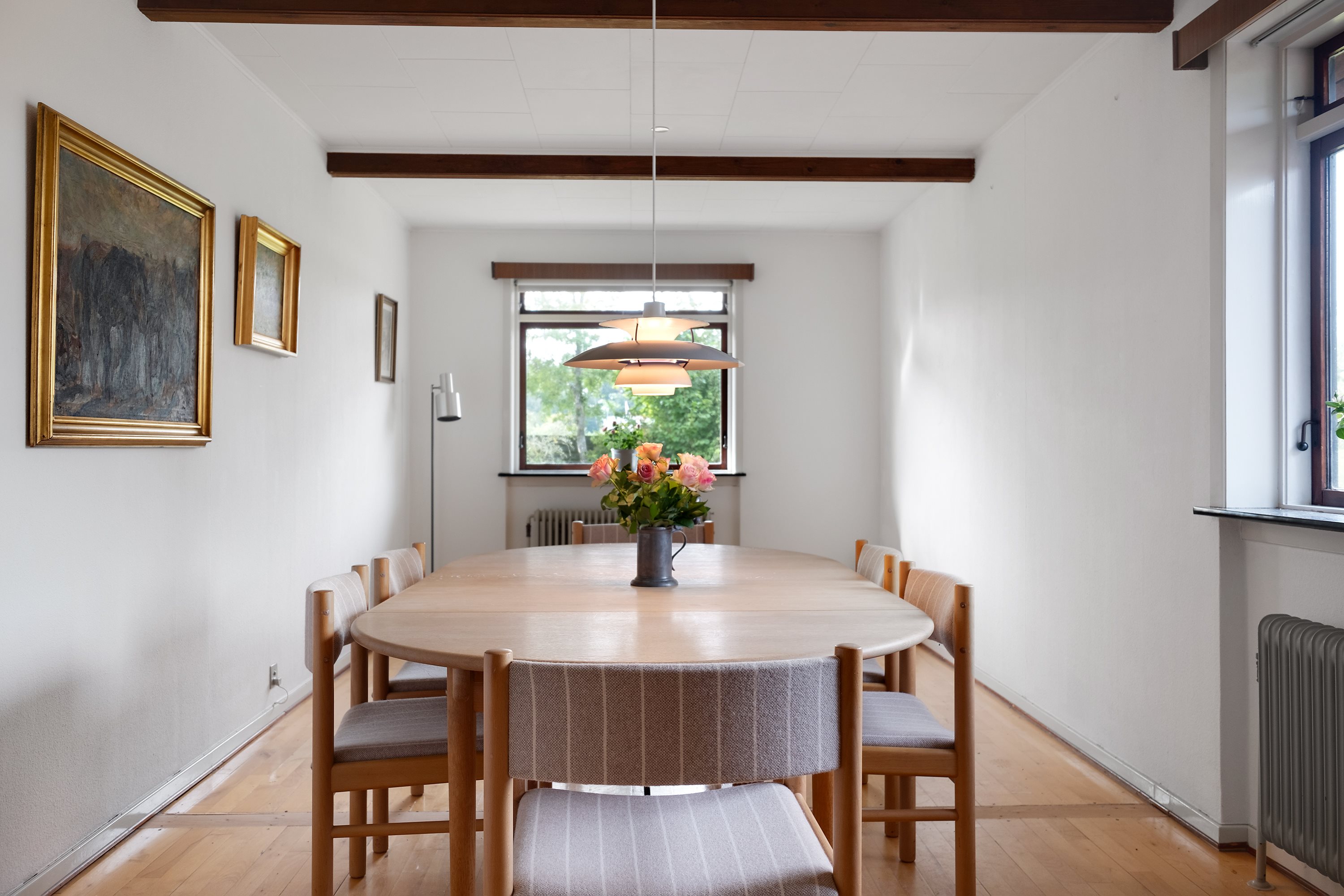 Fremhævet spisestue billede i fuldskærmstilstand. Billede af Ved Grotten 19, 5610 Assens