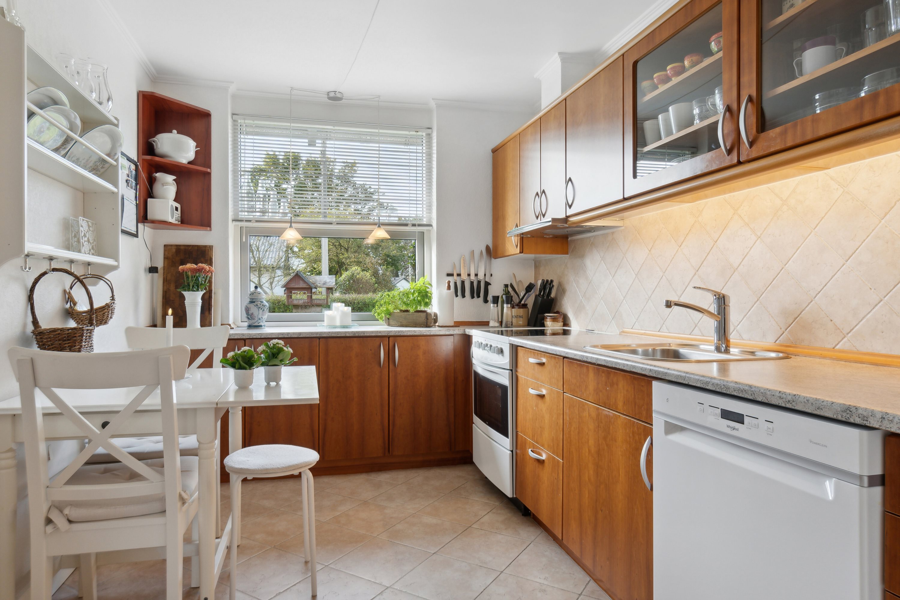 Fremhævet køkken billede i fuldskærmstilstand. Billede af Ilbro Stationsvej 11, Ilbro, 9800 Hjørring