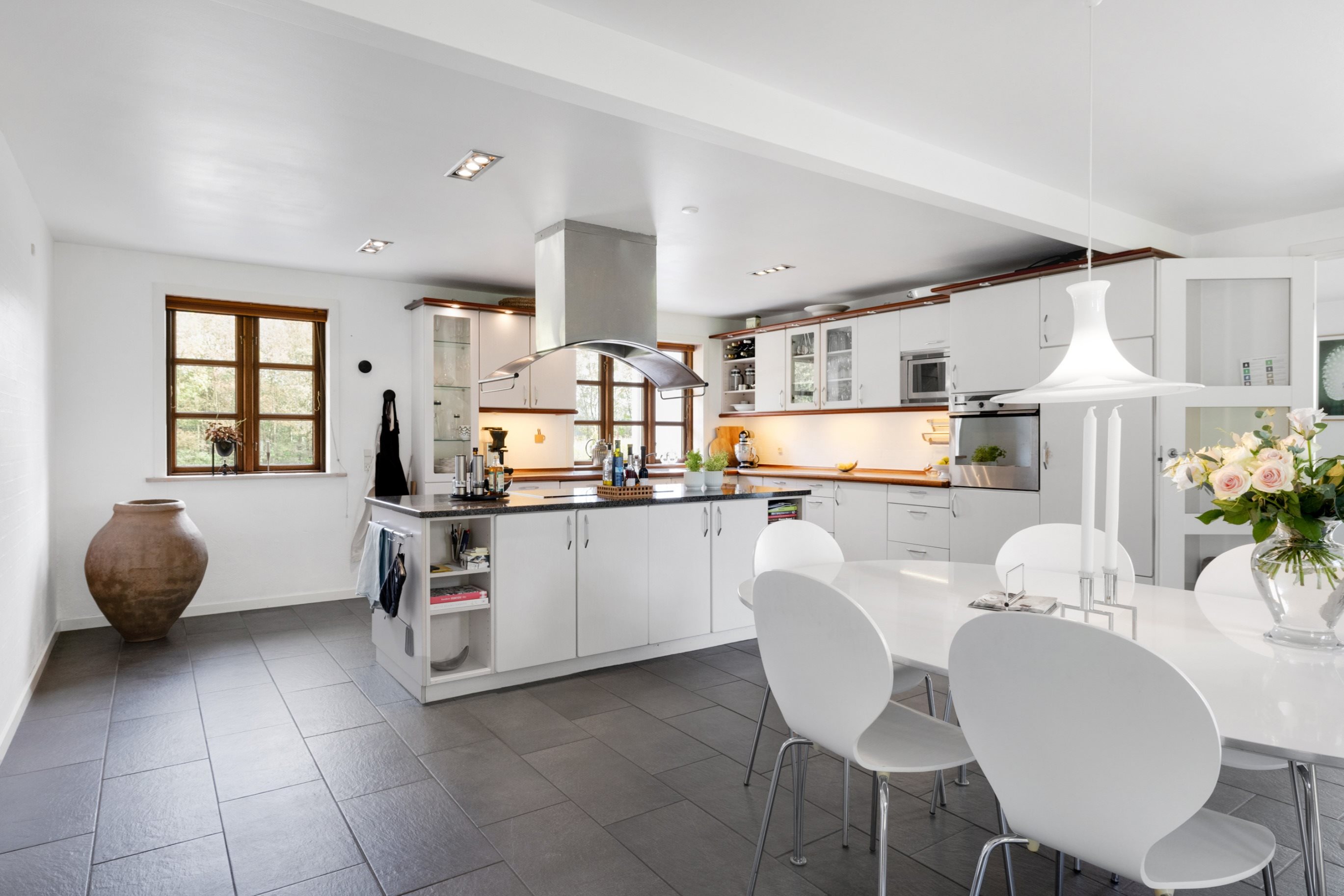 Fremhævet køkken billede i fuldskærmstilstand. Billede af Aggersundvej 98, Hvorvarp, 9600 Aars