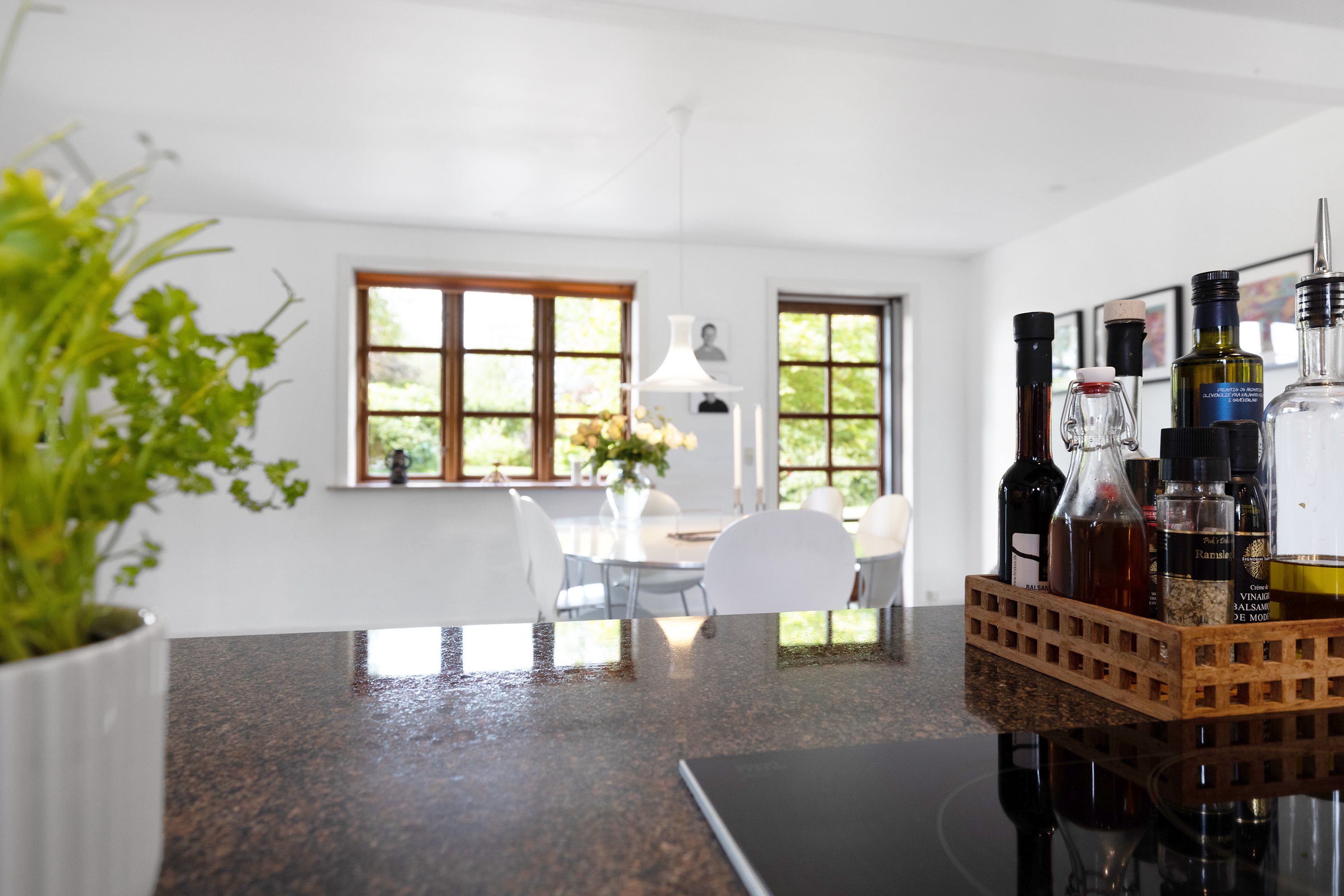 Fremhævet køkken billede i fuldskærmstilstand. Billede af Aggersundvej 98, Hvorvarp, 9600 Aars