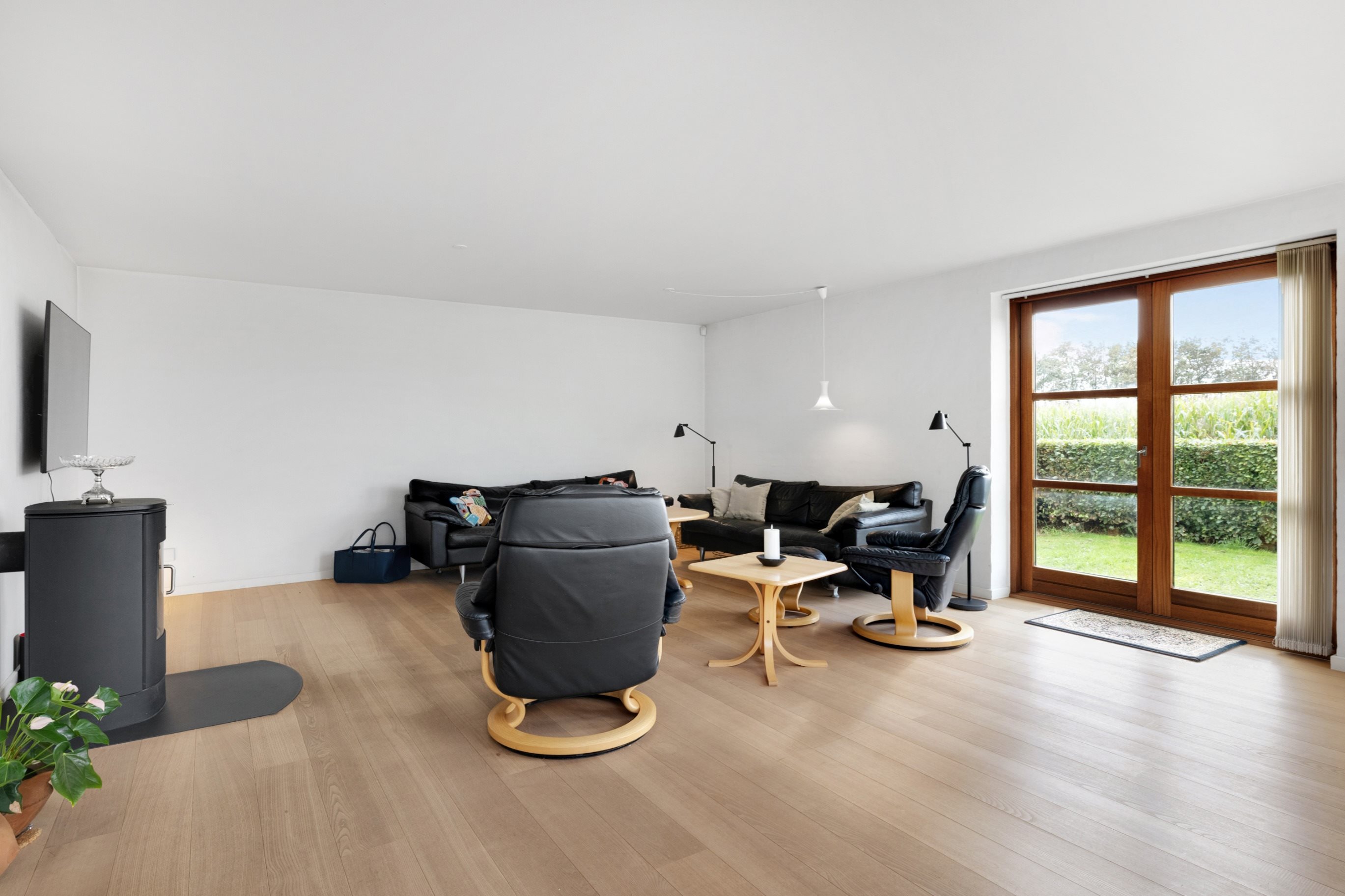 Fremhævet stue billede i fuldskærmstilstand. Billede af Aggersundvej 98, Hvorvarp, 9600 Aars