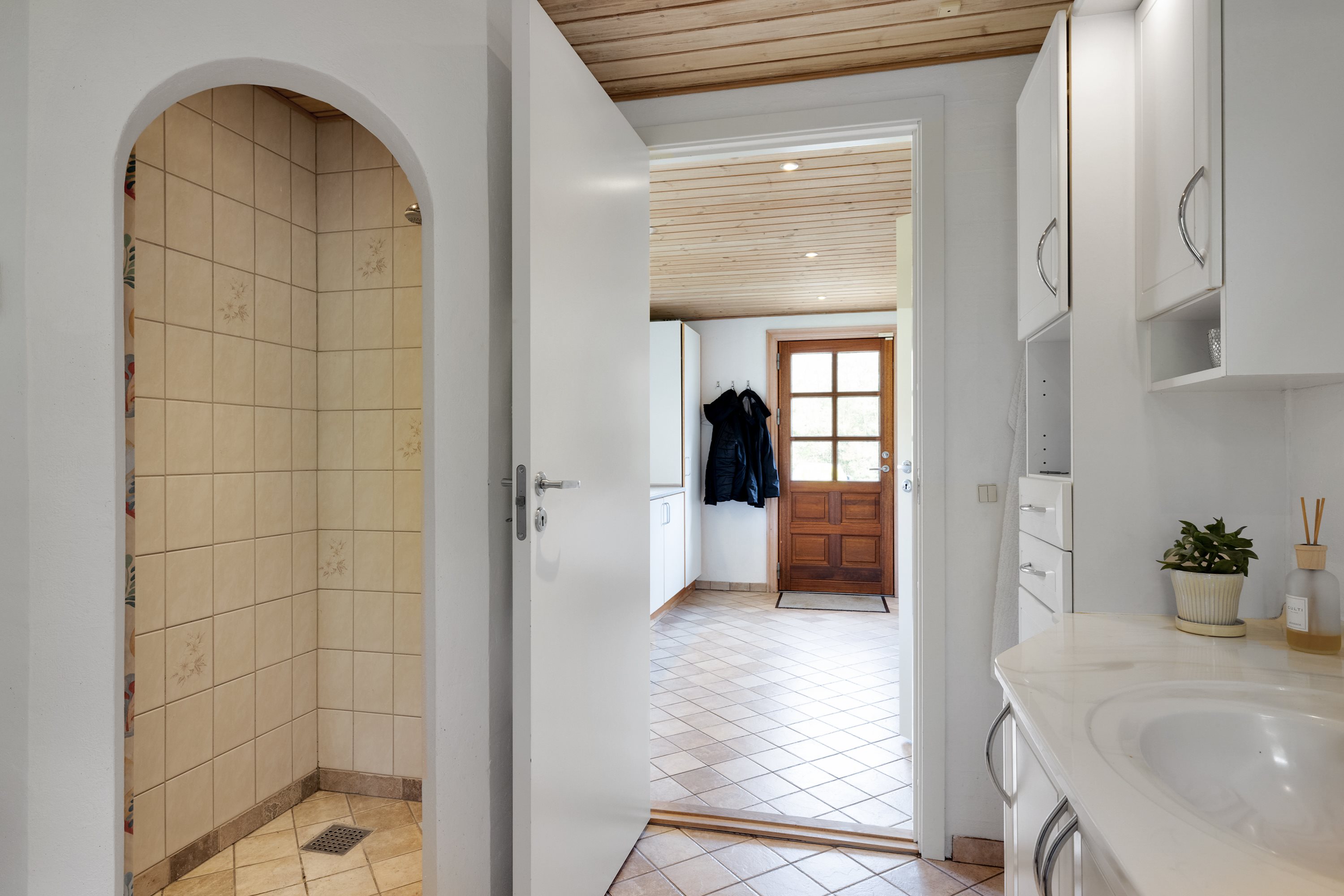 Fremhævet badeværelse billede i fuldskærmstilstand. Billede af Aggersundvej 98, Hvorvarp, 9600 Aars