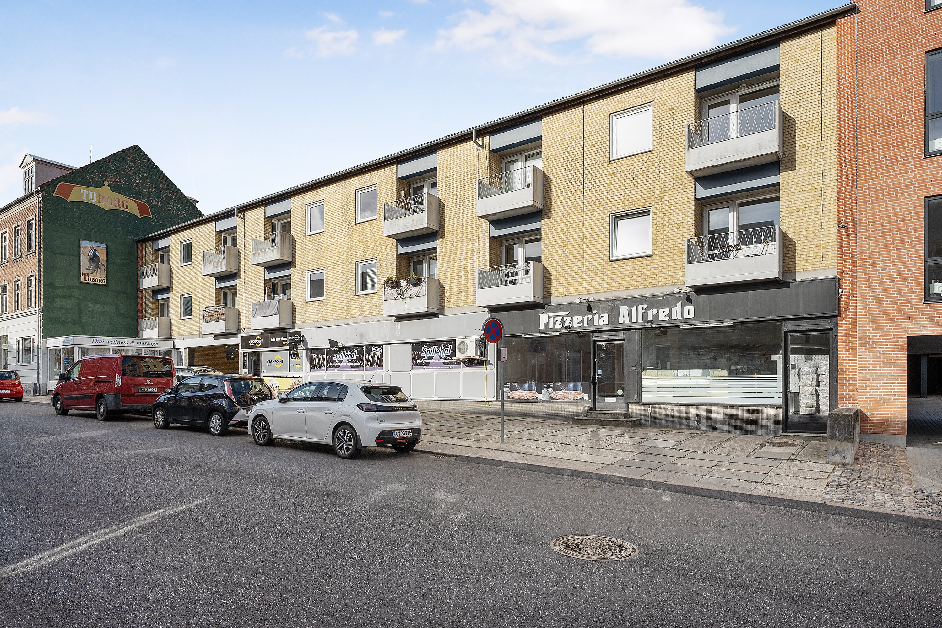 Fremhævet ejendommen billede i fuldskærmstilstand. Billede af Markedspladsen 1, 1. tv., 8900 Randers C