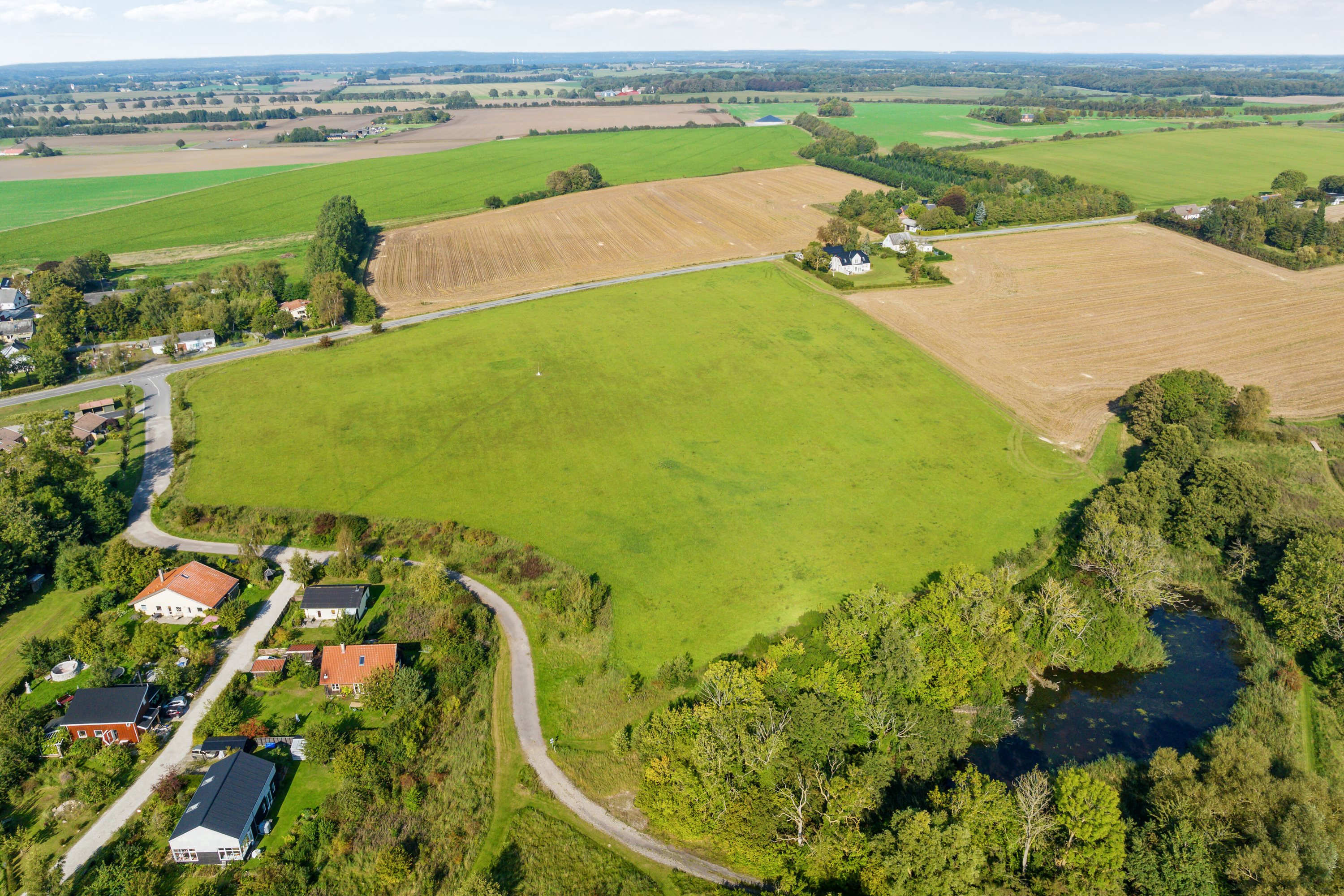 Fremhævet luftfoto billede i fuldskærmstilstand. Billede af Præstevænget 1A, 1B., 4735 Mern