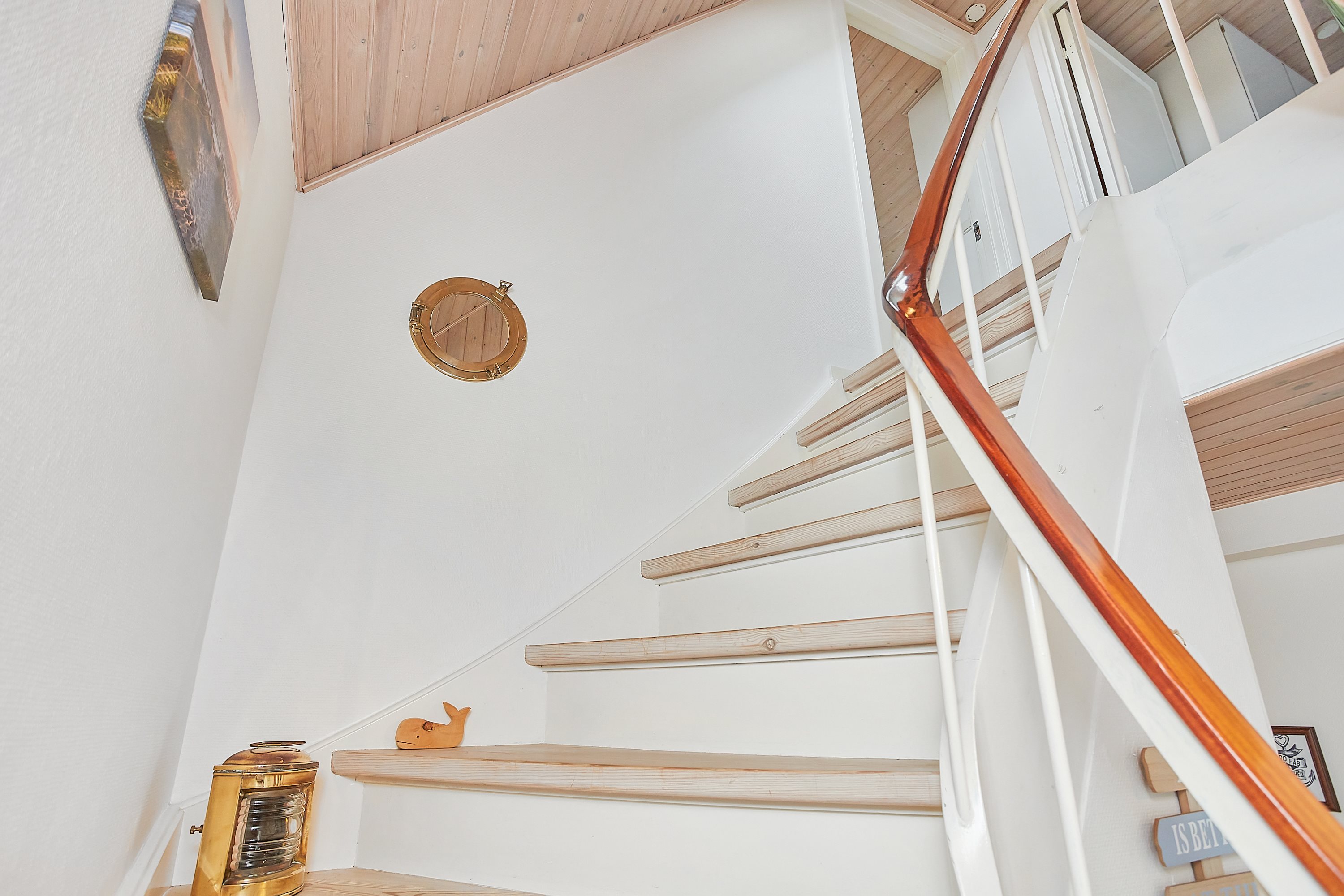 Fremhævet trappe billede i fuldskærmstilstand. Billede af Vejlevej 33, Vesterby, 7130 Juelsminde