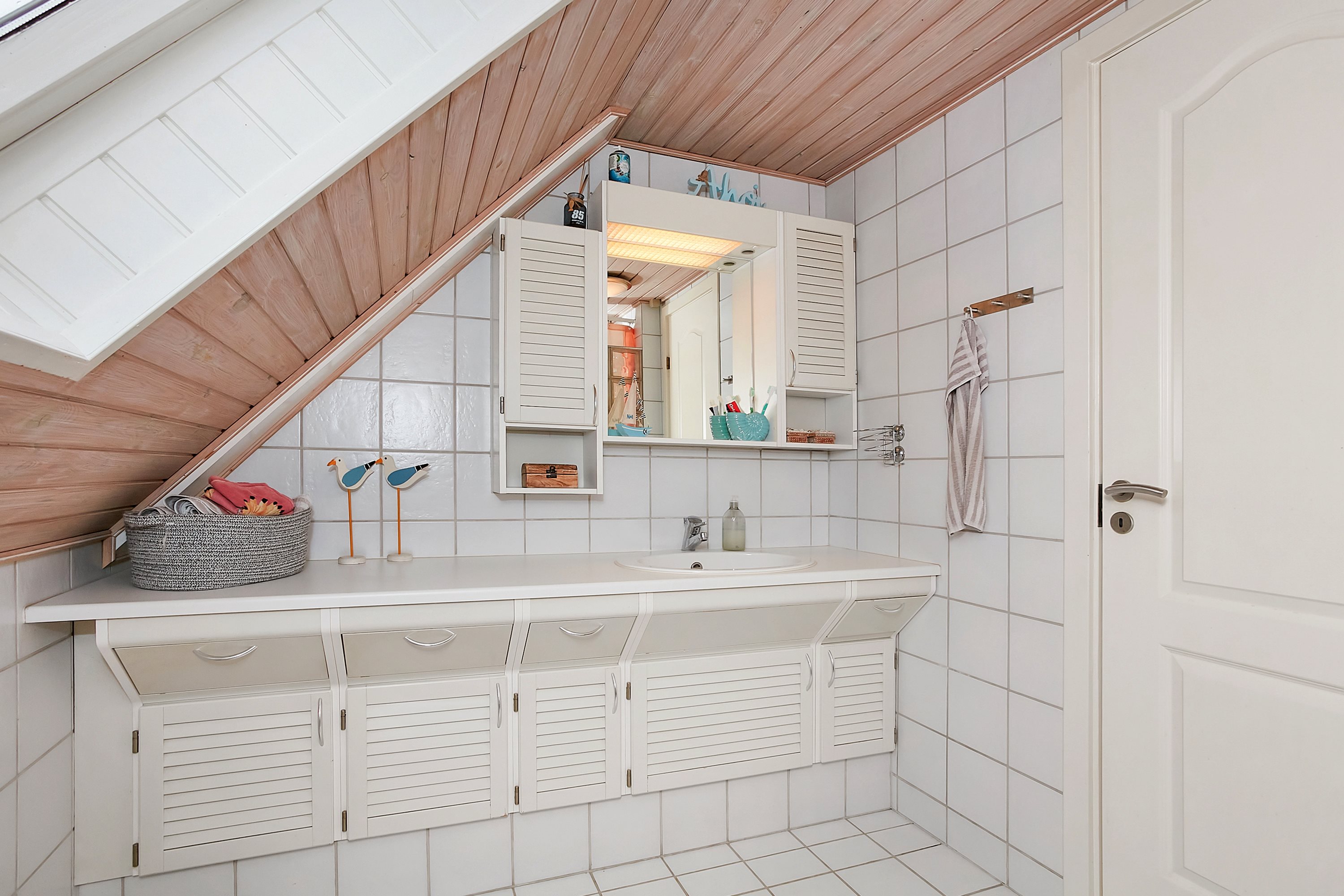 Fremhævet badeværelse billede i fuldskærmstilstand. Billede af Vejlevej 33, Vesterby, 7130 Juelsminde