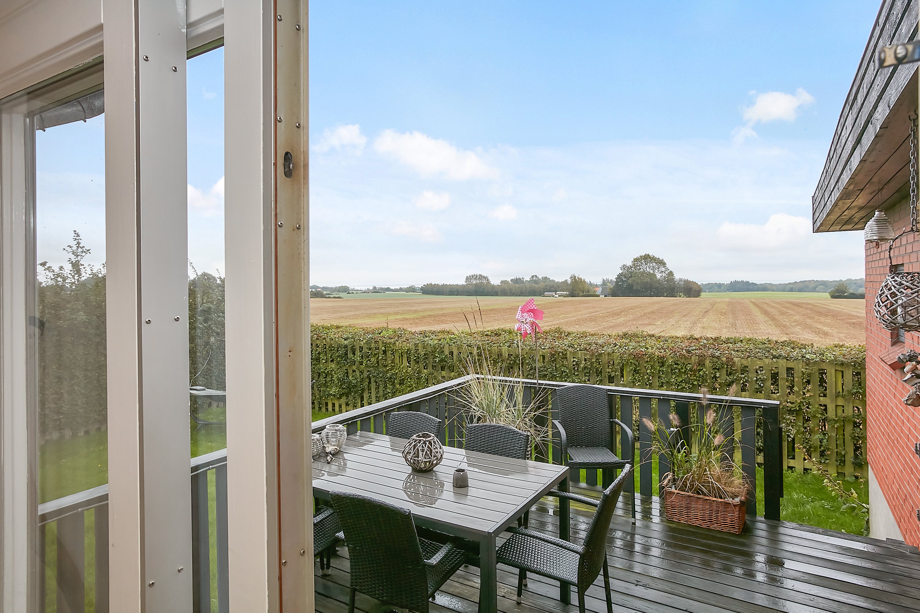 Fremhævet terrasse billede i fuldskærmstilstand. Billede af Vejlevej 33, Vesterby, 7130 Juelsminde