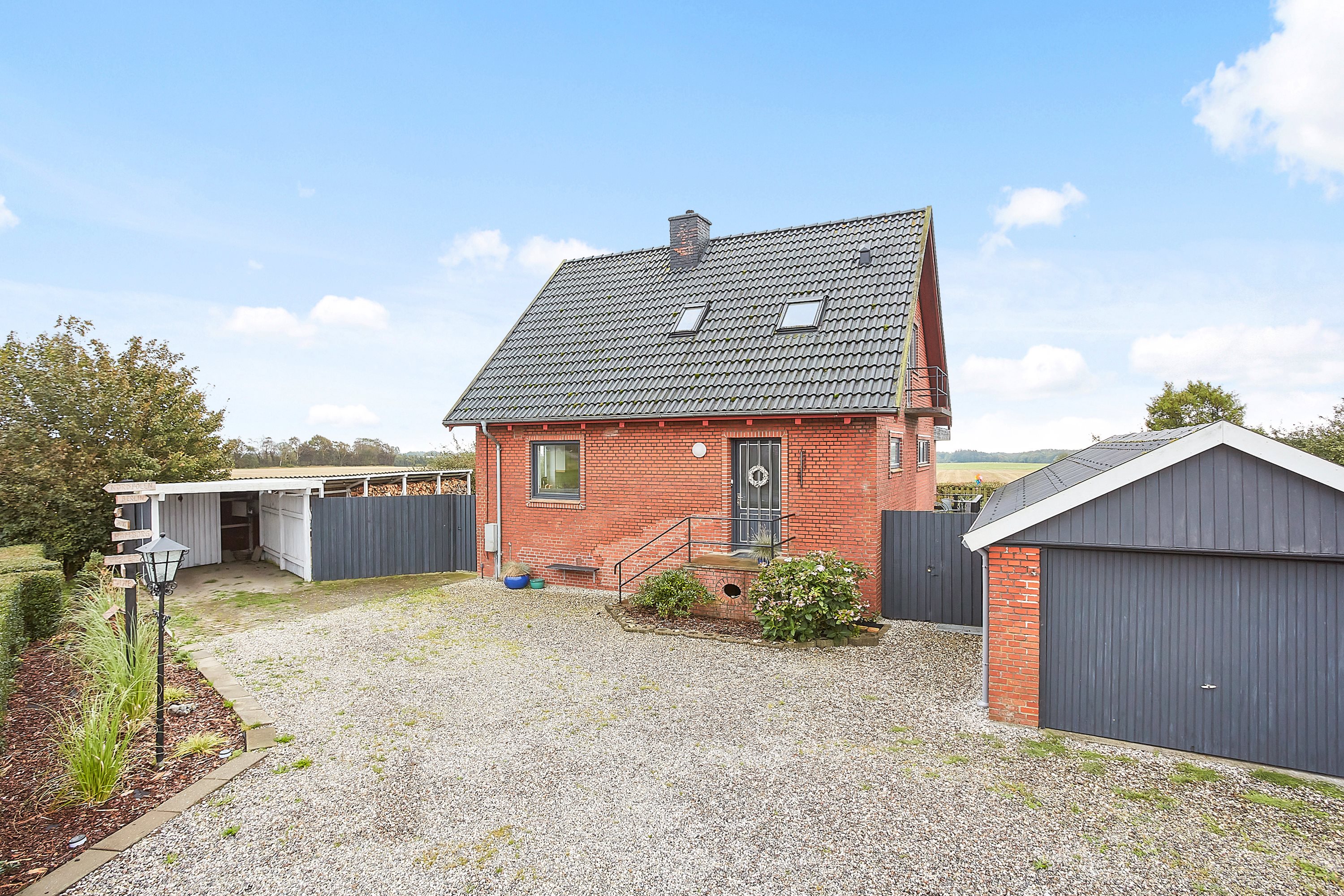 Fremhævet ejendommen billede i fuldskærmstilstand. Billede af Vejlevej 33, Vesterby, 7130 Juelsminde