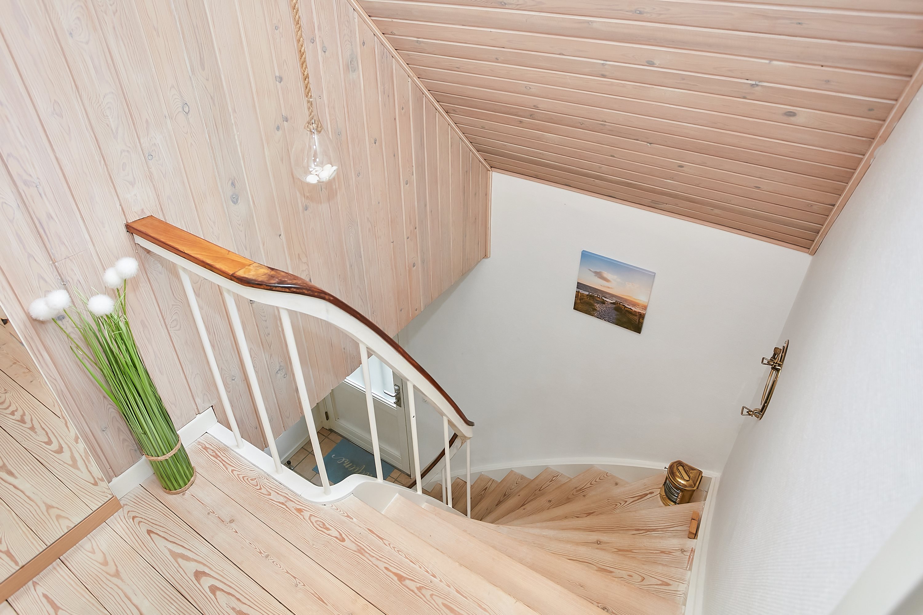 Fremhævet trappe billede i fuldskærmstilstand. Billede af Vejlevej 33, Vesterby, 7130 Juelsminde