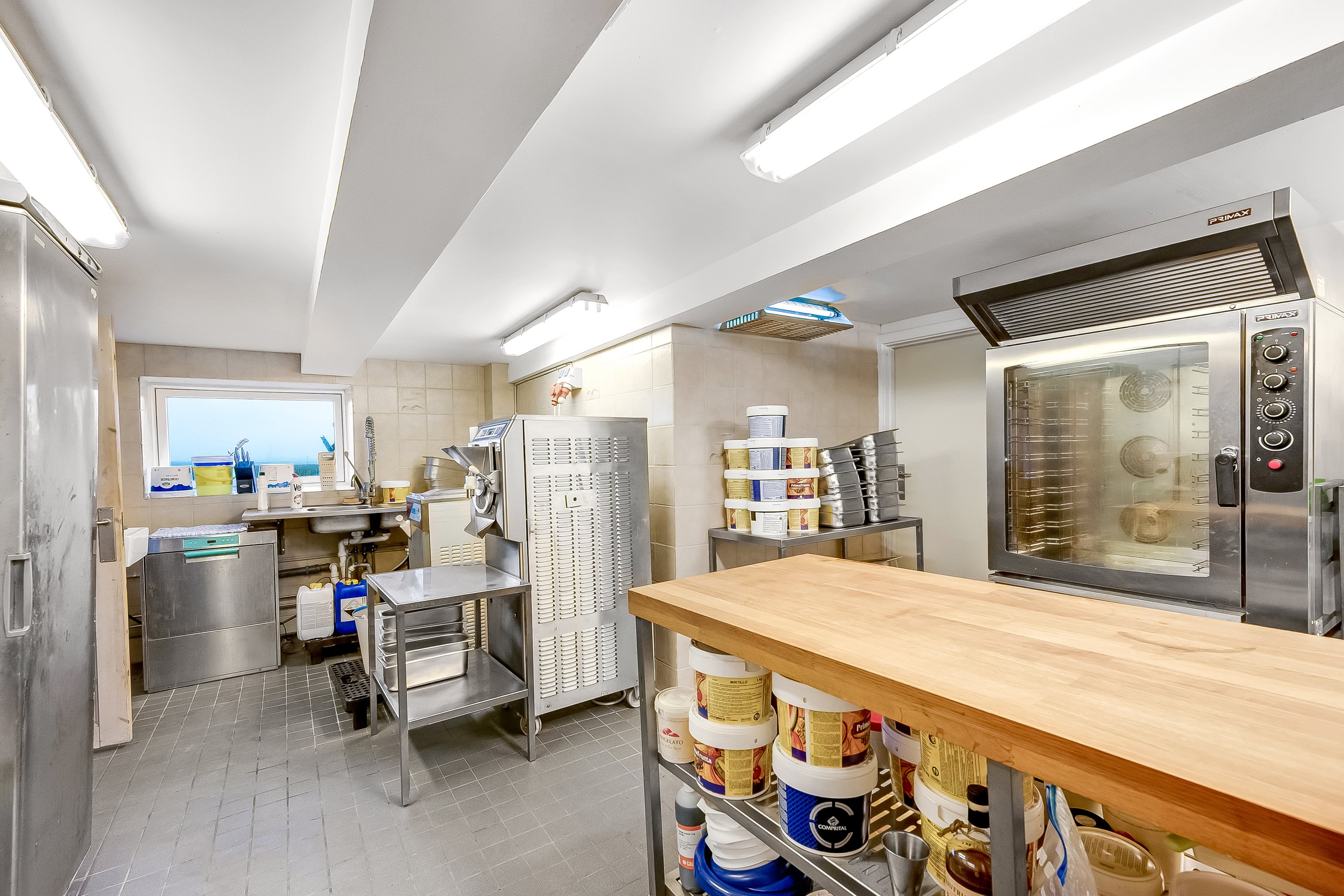 Fremhævet køkken billede i fuldskærmstilstand. Billede af Klingebjergvej 1, Rindby, 6720 Fanø