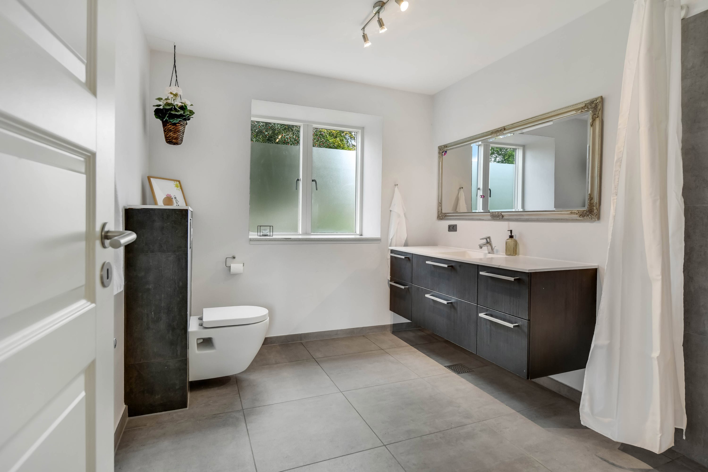 Fremhævet badeværelse billede i fuldskærmstilstand. Billede af Hindskovvej 31, Thyregod, 7323 Give