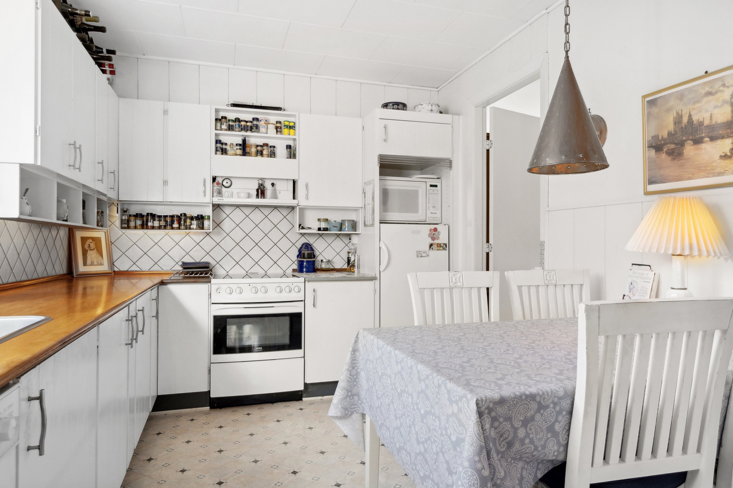 Fremhævet køkken billede i fuldskærmstilstand. Billede af Åbyskovtoften 6, 5881 Skårup Fyn