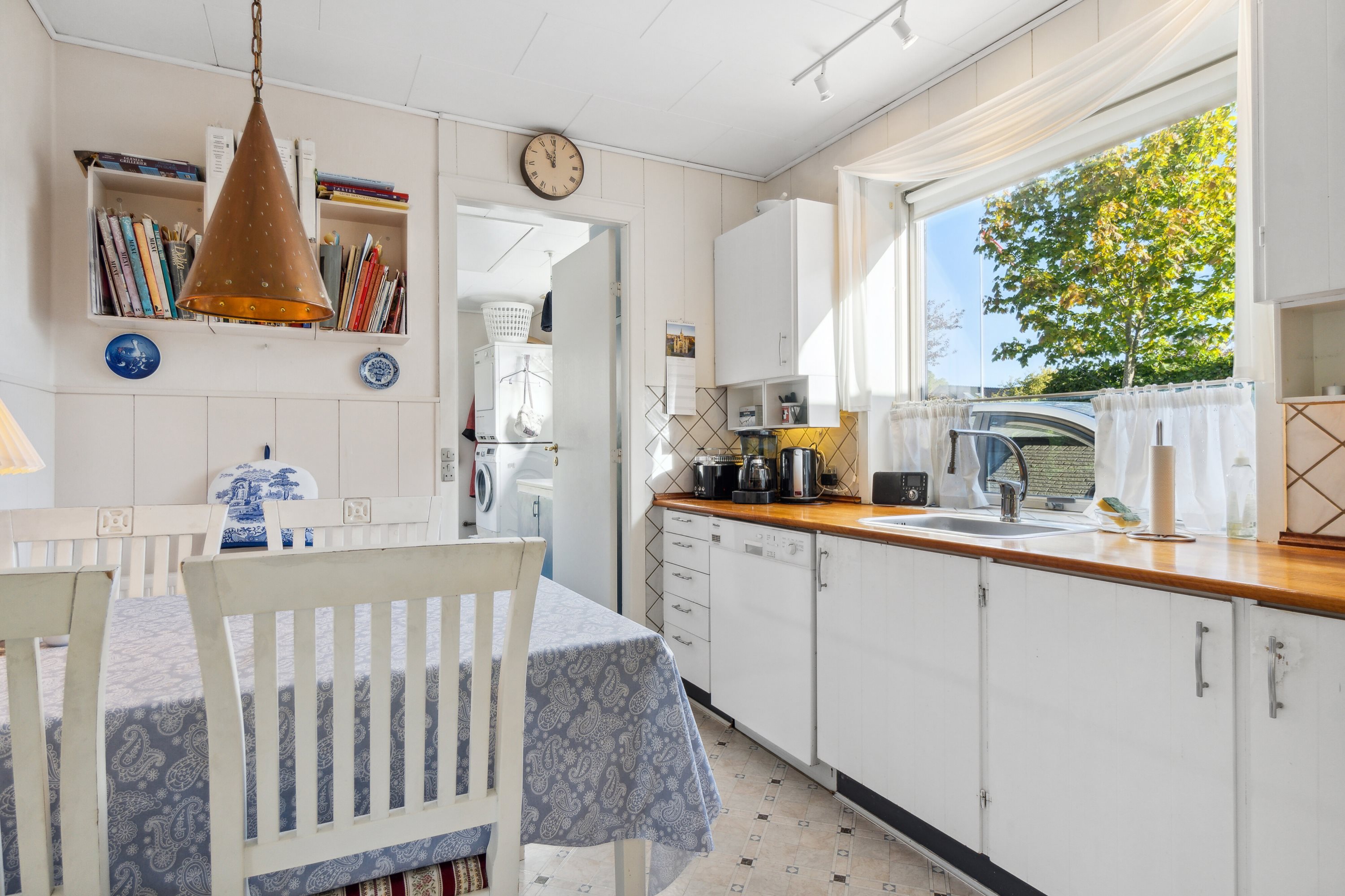 Fremhævet køkken billede i fuldskærmstilstand. Billede af Åbyskovtoften 6, 5881 Skårup Fyn