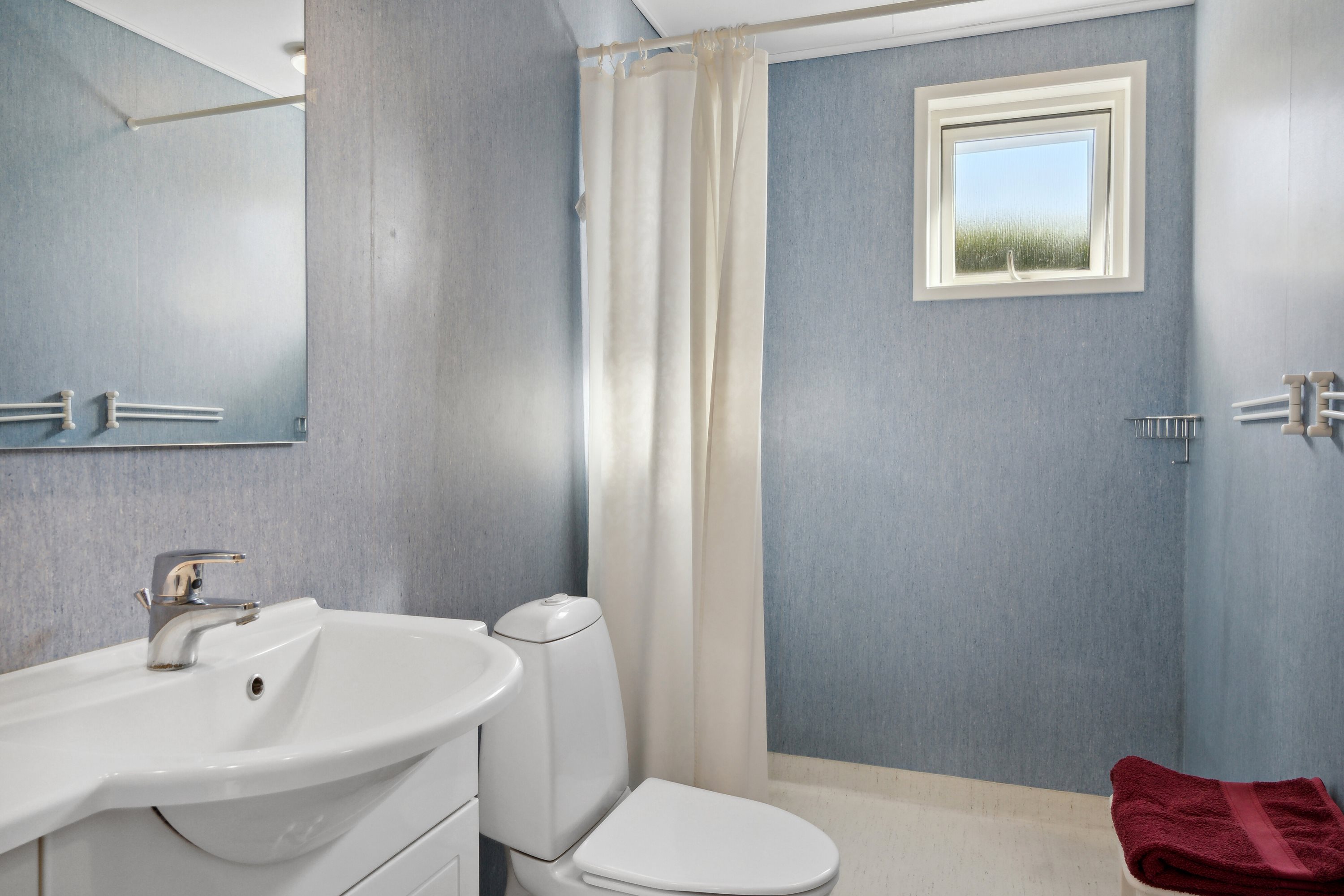 Fremhævet badeværelse billede i fuldskærmstilstand. Billede af Åbyskovtoften 6, 5881 Skårup Fyn