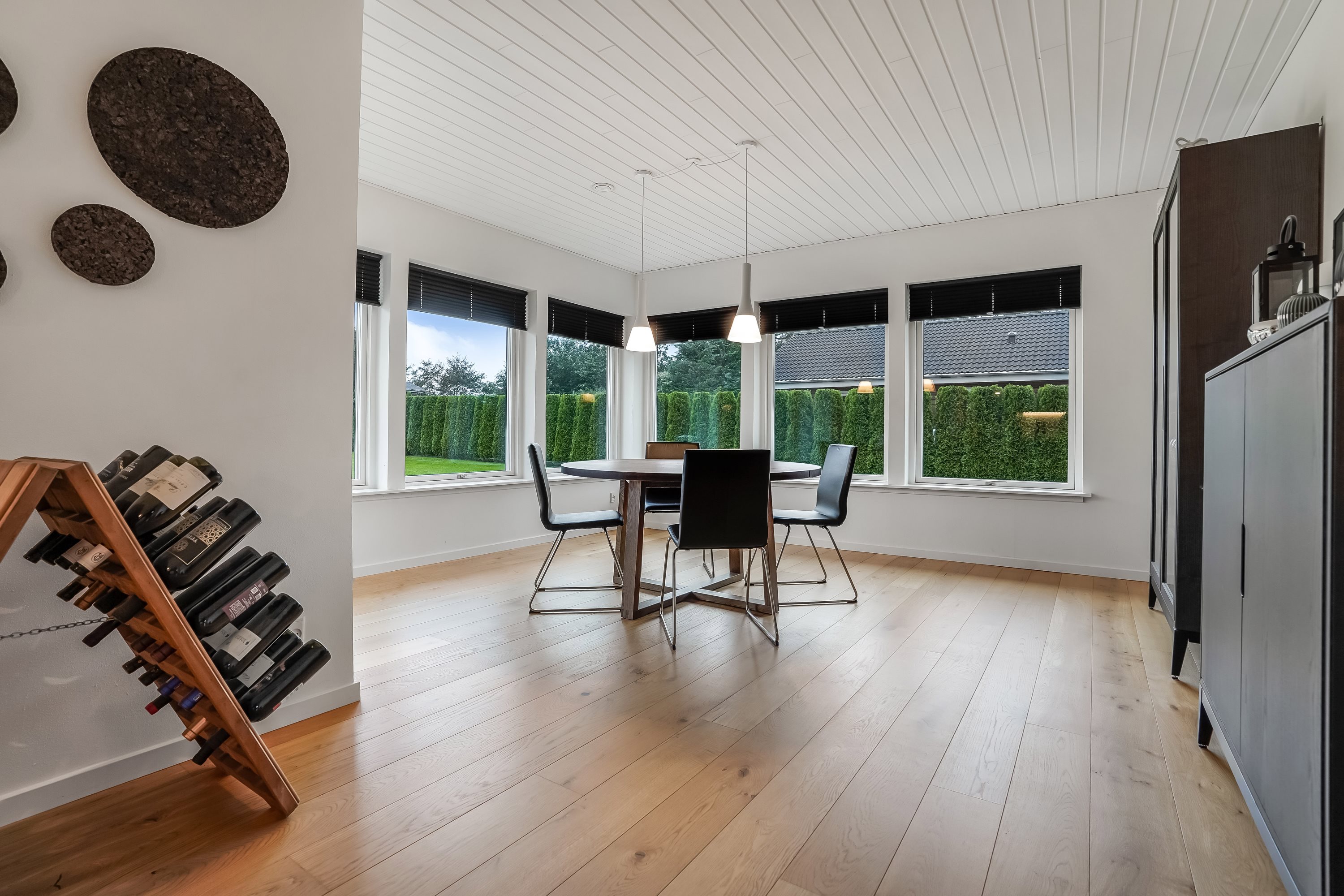 Fremhævet alrum billede i fuldskærmstilstand. Billede af Kyndesens Eng 1, 7160 Tørring