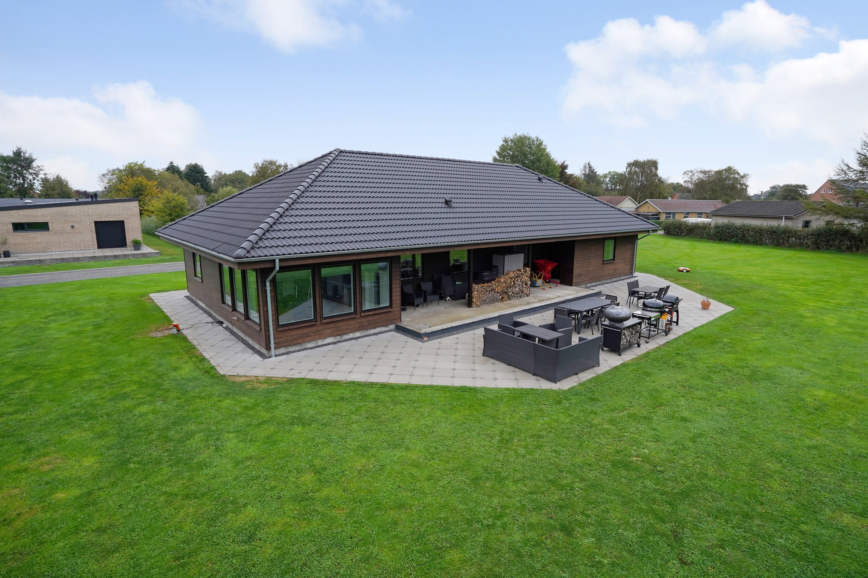 Fremhævet ejendommen billede i fuldskærmstilstand. Billede af Kyndesens Eng 1, 7160 Tørring