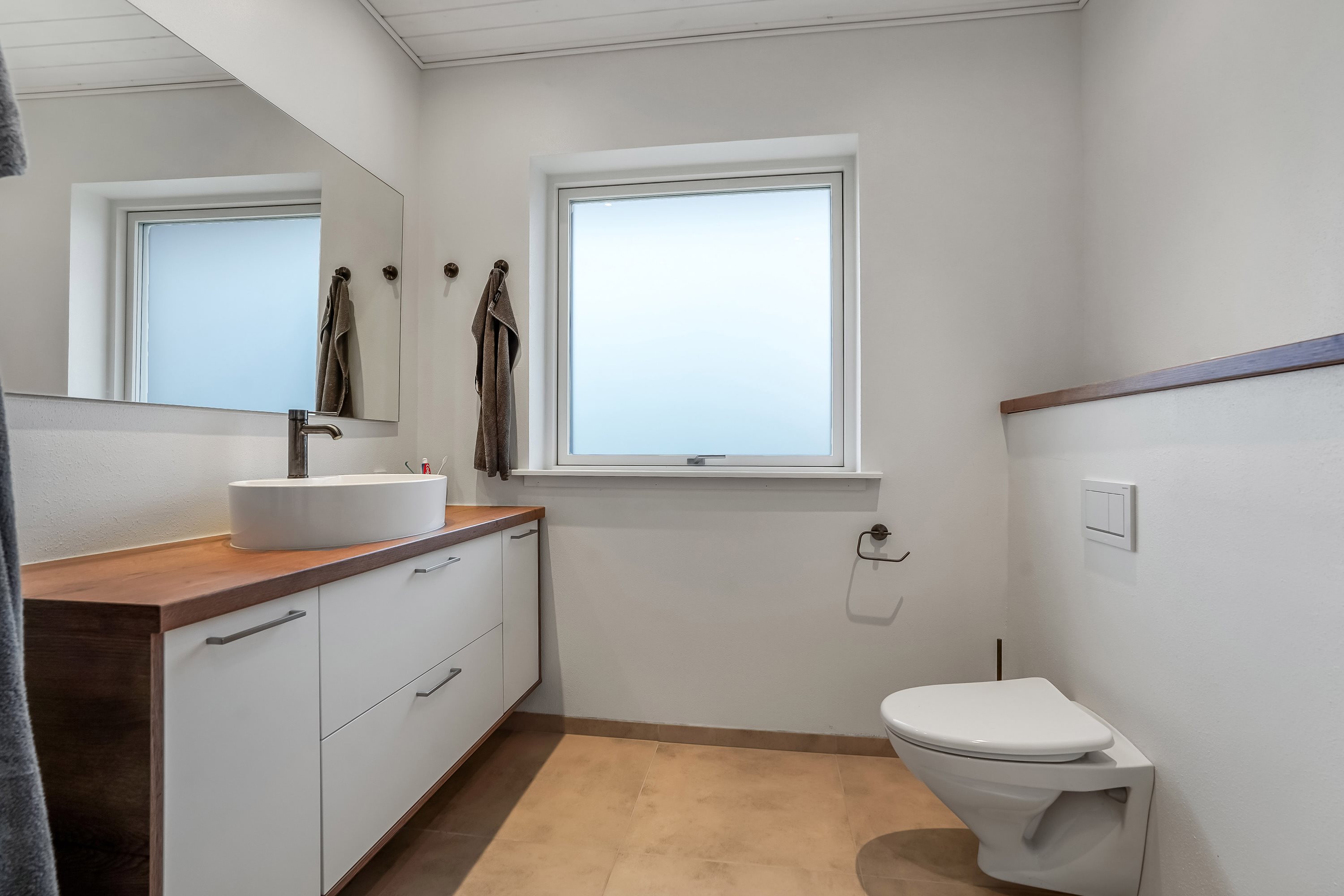 Fremhævet badeværelse billede i fuldskærmstilstand. Billede af Kyndesens Eng 1, 7160 Tørring