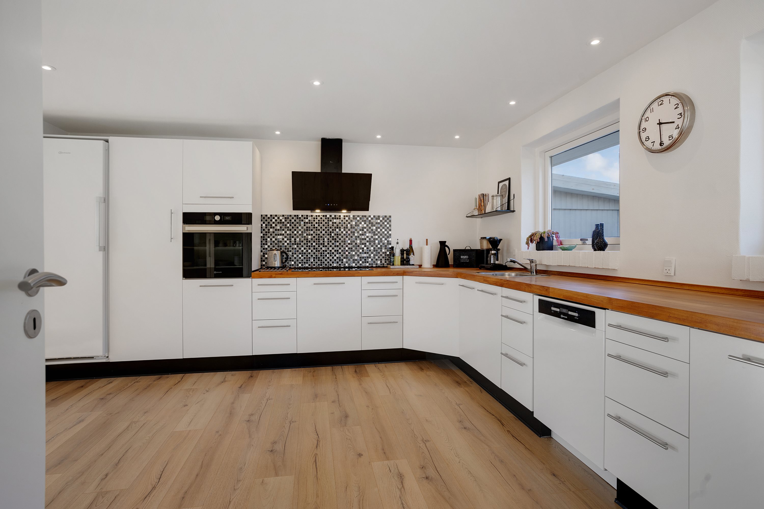 Miniaturebillede 2: køkken. Billede af Egevej 4, Gærum, 9900 Frederikshavn