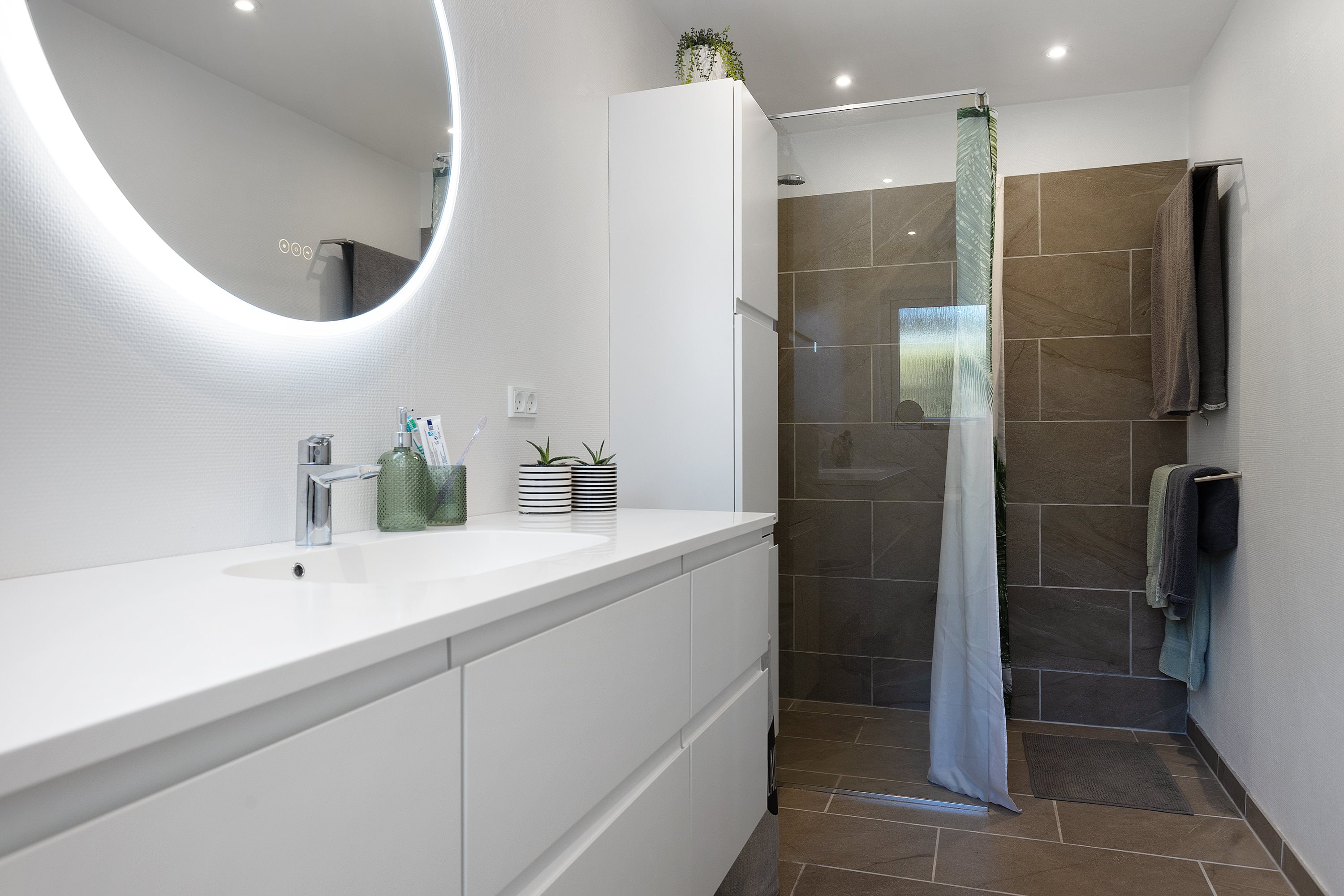 Fremhævet badeværelse billede i fuldskærmstilstand. Billede af Egevej 4, Gærum, 9900 Frederikshavn