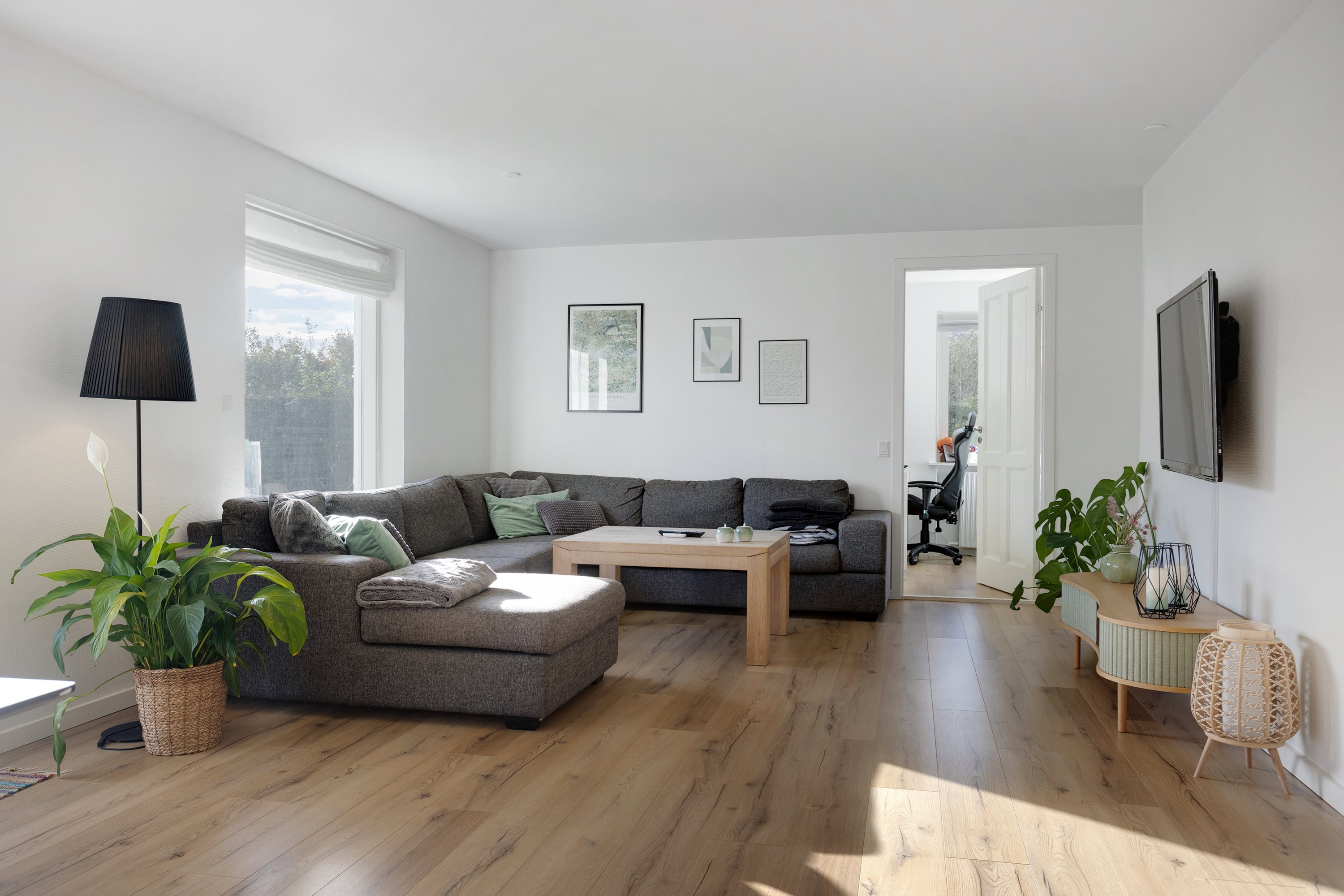 Fremhævet stue billede i fuldskærmstilstand. Billede af Egevej 4, Gærum, 9900 Frederikshavn