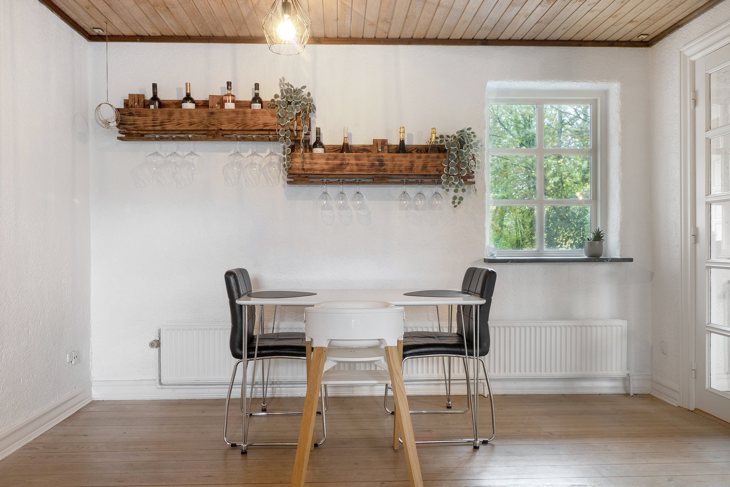 Fremhævet spisestue billede i fuldskærmstilstand. Billede af Humlegårdvej 4, Krejbjerg, 7860 Spøttrup