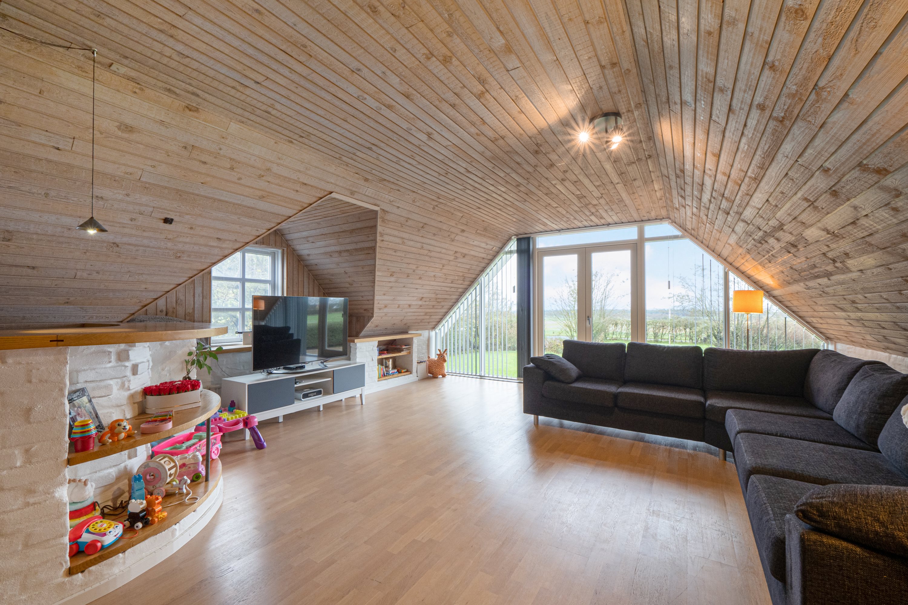 Fremhævet stue billede i fuldskærmstilstand. Billede af Humlegårdvej 4, Krejbjerg, 7860 Spøttrup