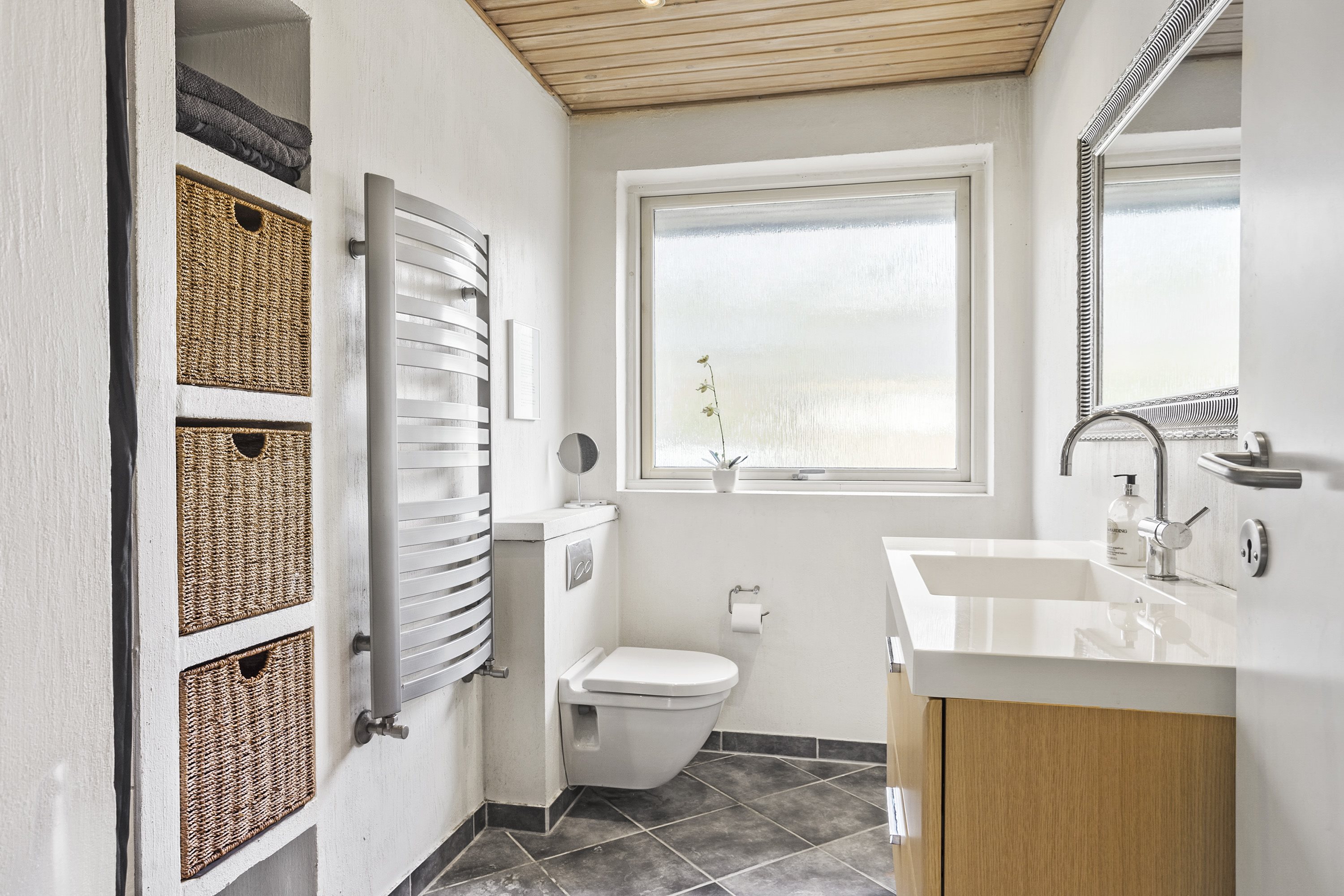 Fremhævet badeværelse billede i fuldskærmstilstand. Billede af Hvide Hus 27, 6580 Vamdrup