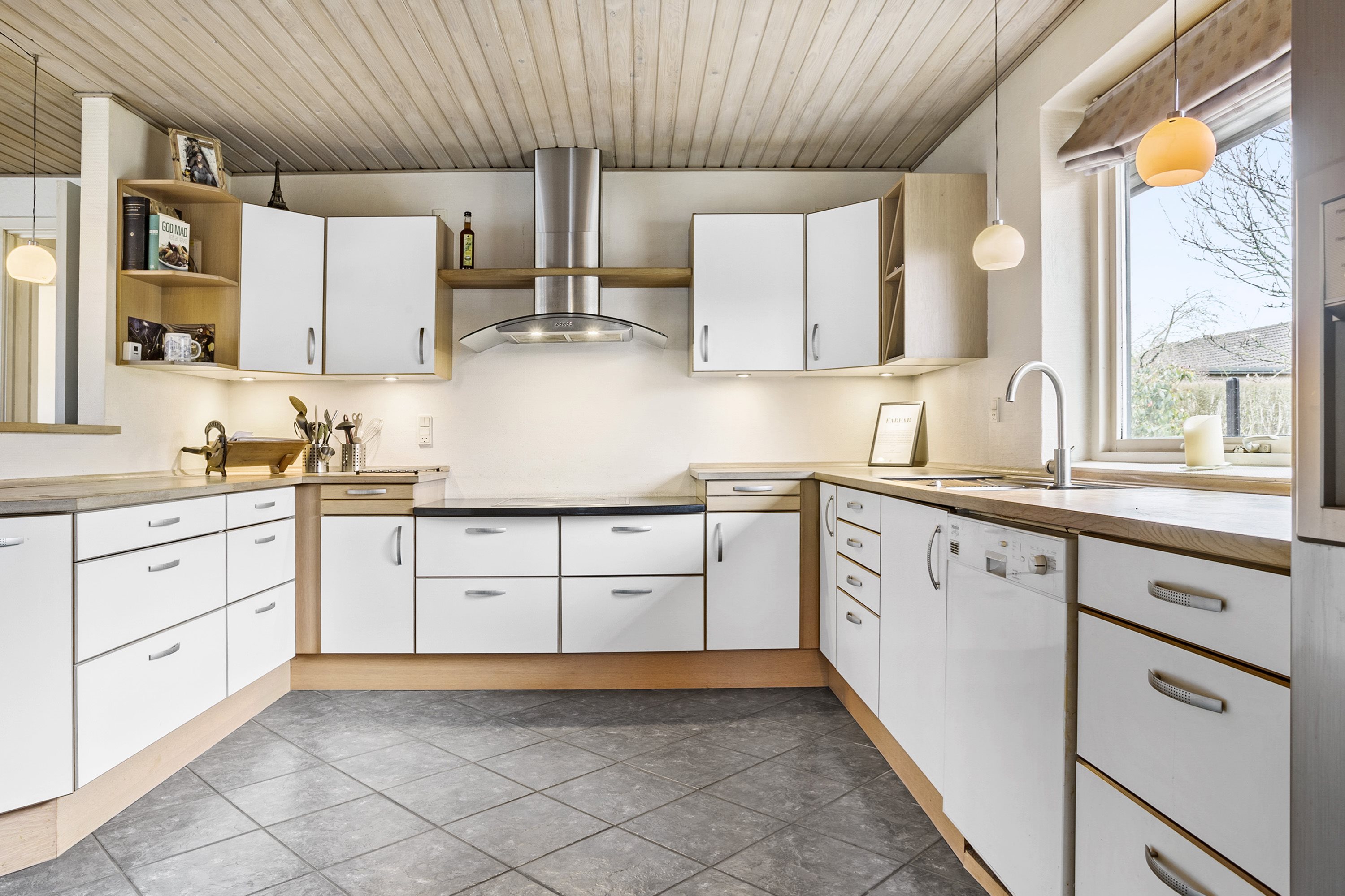 Fremhævet køkken billede i fuldskærmstilstand. Billede af Hvide Hus 27, 6580 Vamdrup