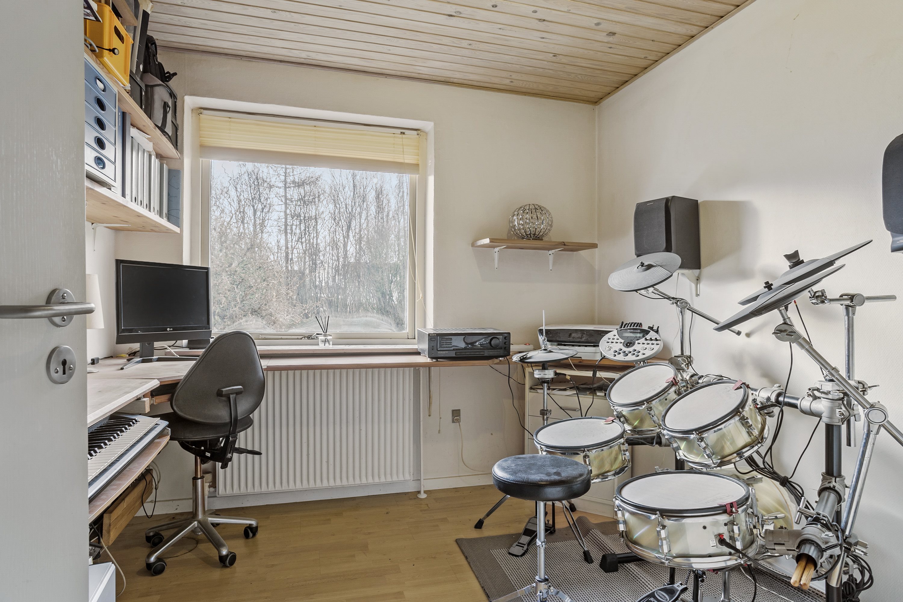 Fremhævet kontor billede i fuldskærmstilstand. Billede af Hvide Hus 27, 6580 Vamdrup